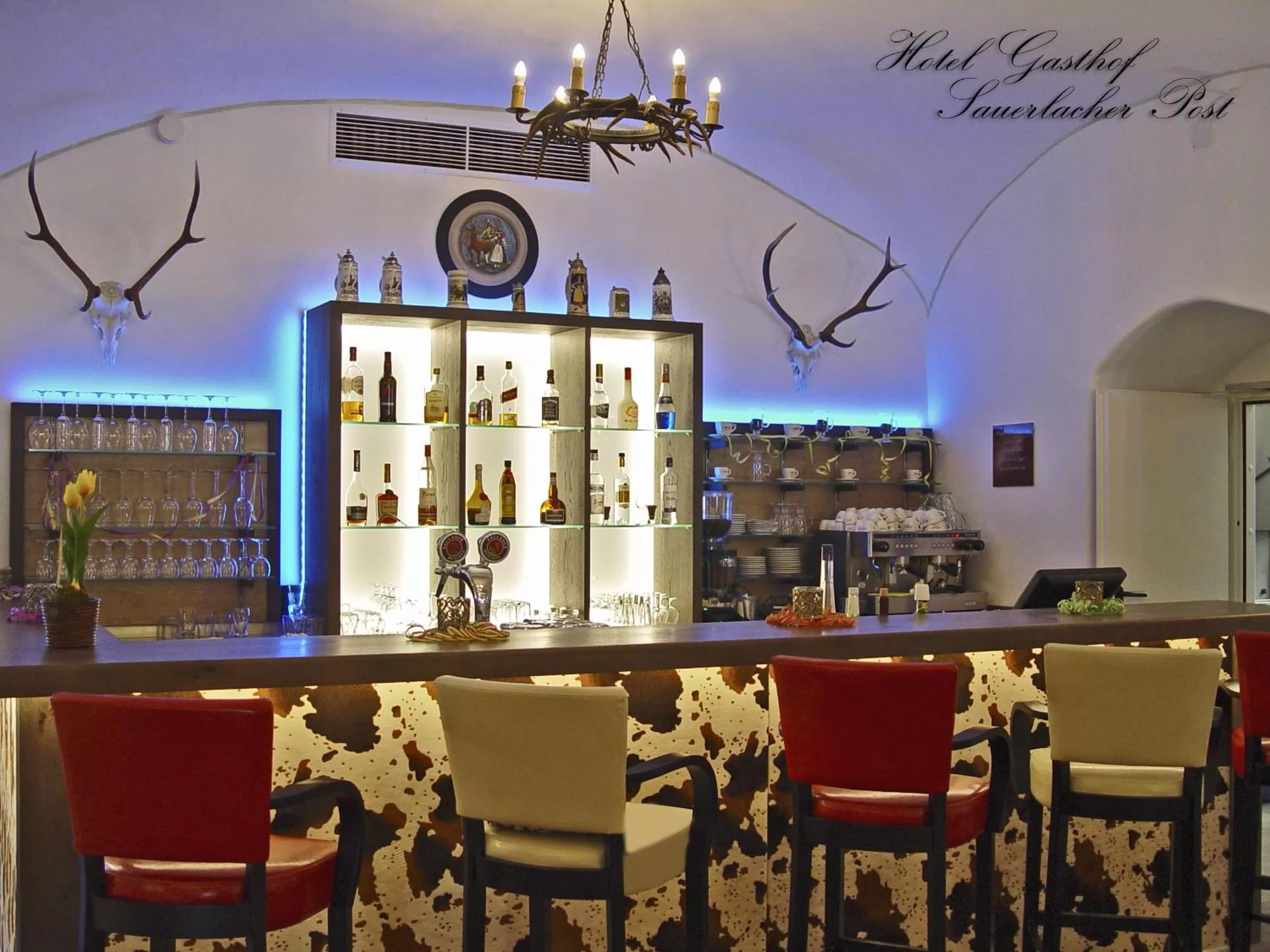 Lounge or bar in Hotel Sauerlacher Post