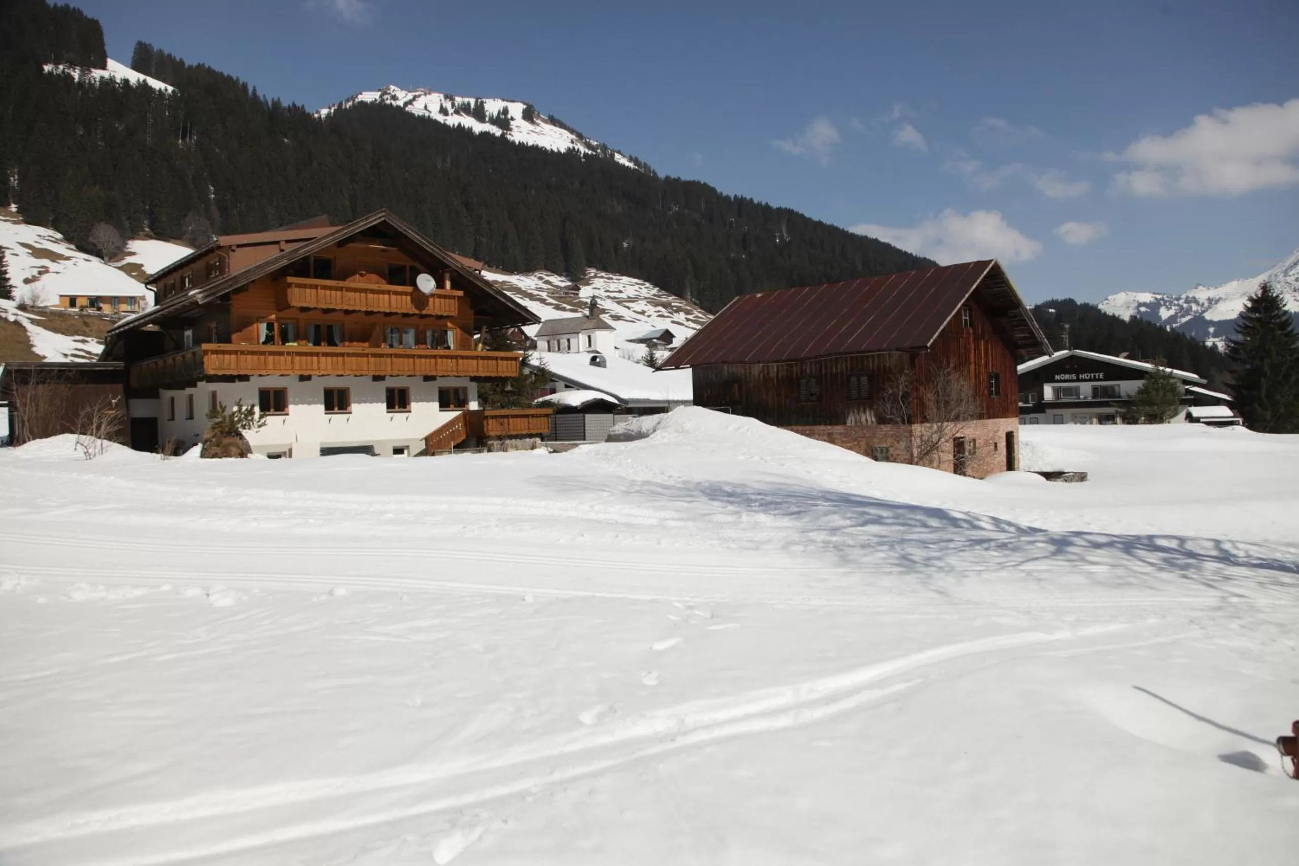 Property building in Haus Derra