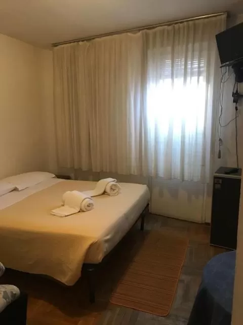 Bedroom, Bed in Hotel Carillon