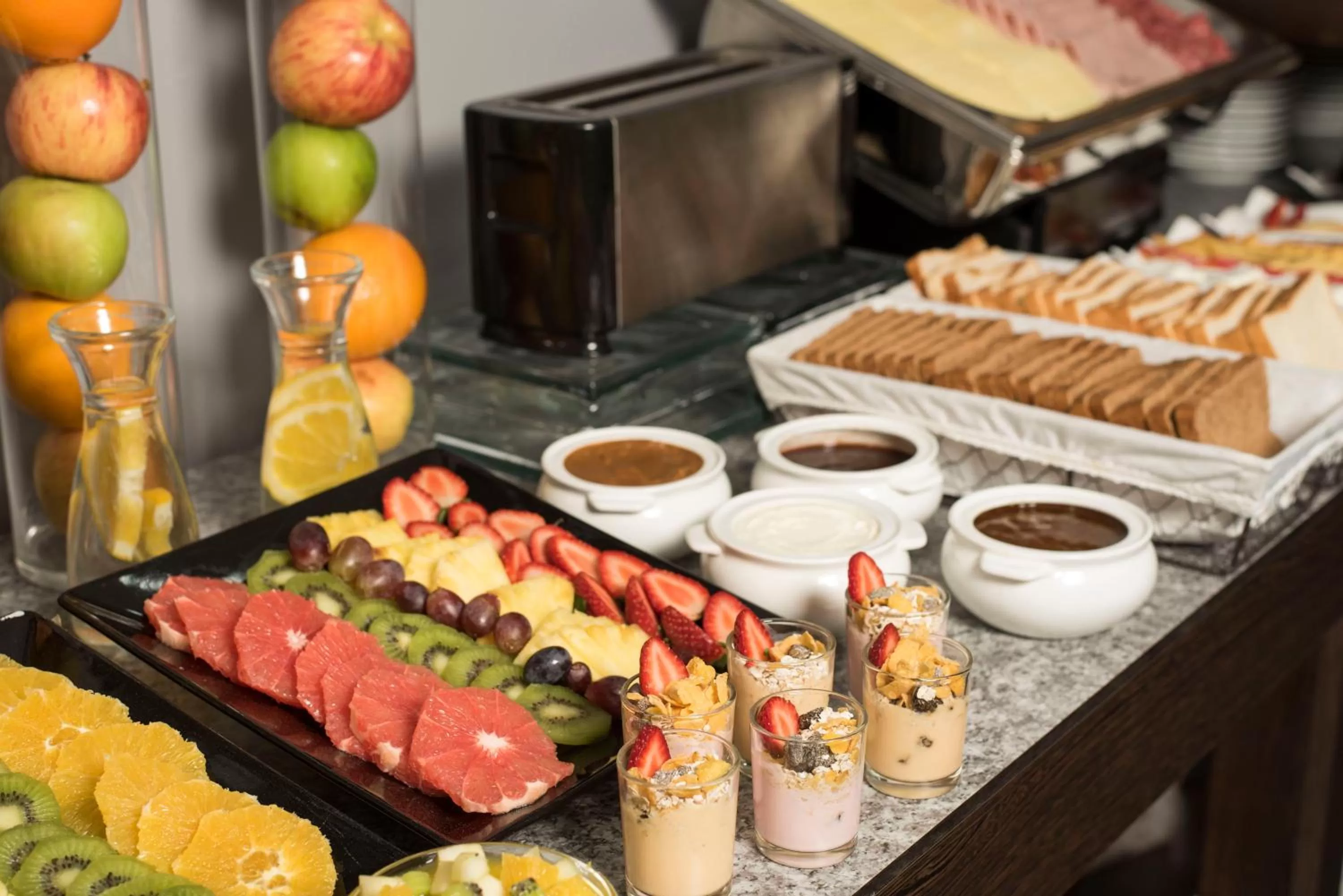 Restaurant/places to eat in Holiday Inn Montevideo by IHG