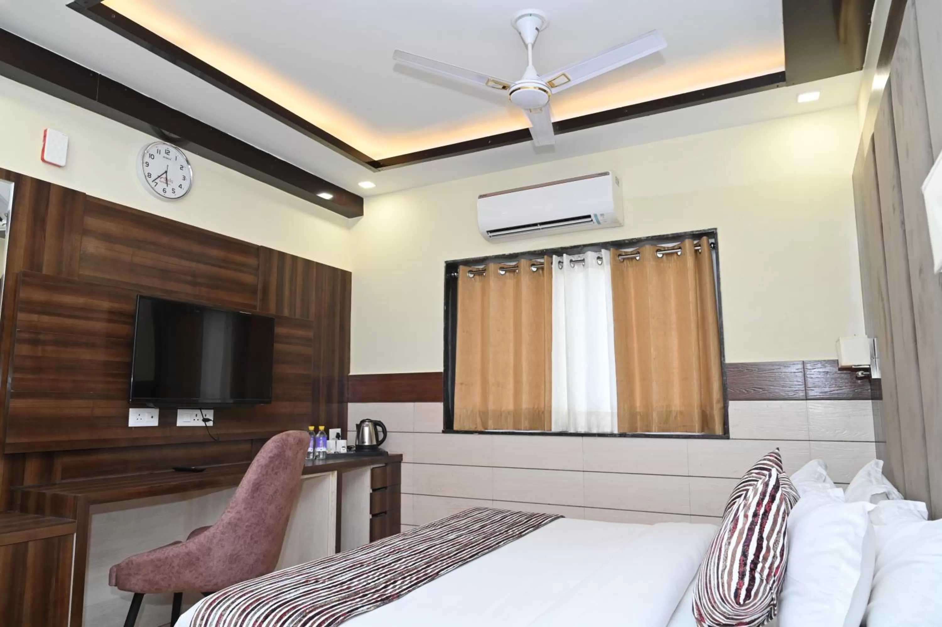 TV and multimedia, Bed in Hotel Vasdaa Grand