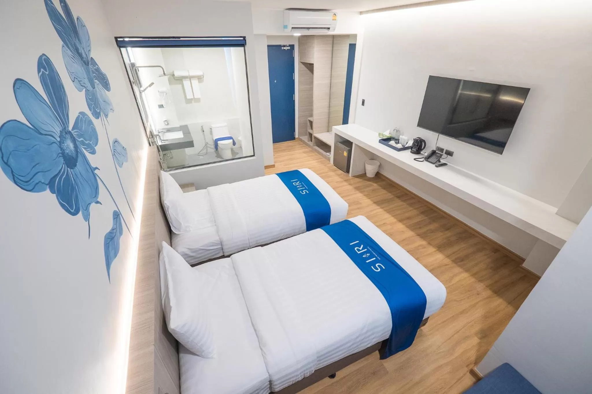 Bedroom, Bed in Siri regent Hotel