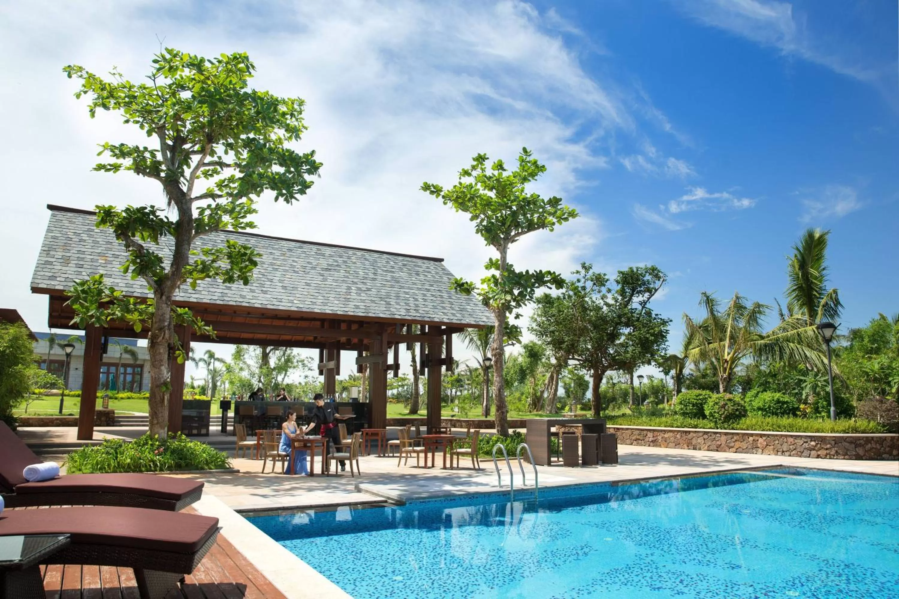 Swimming pool in Haikou Marriott Hotel