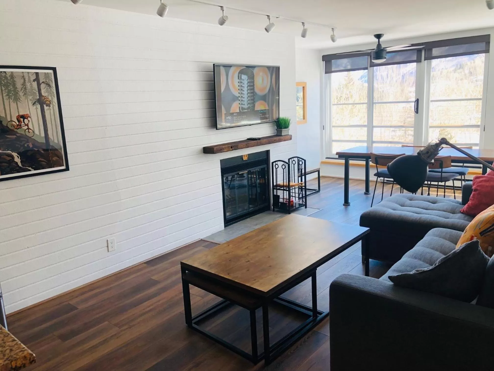 Living room in Simba Run Vail Condominiums