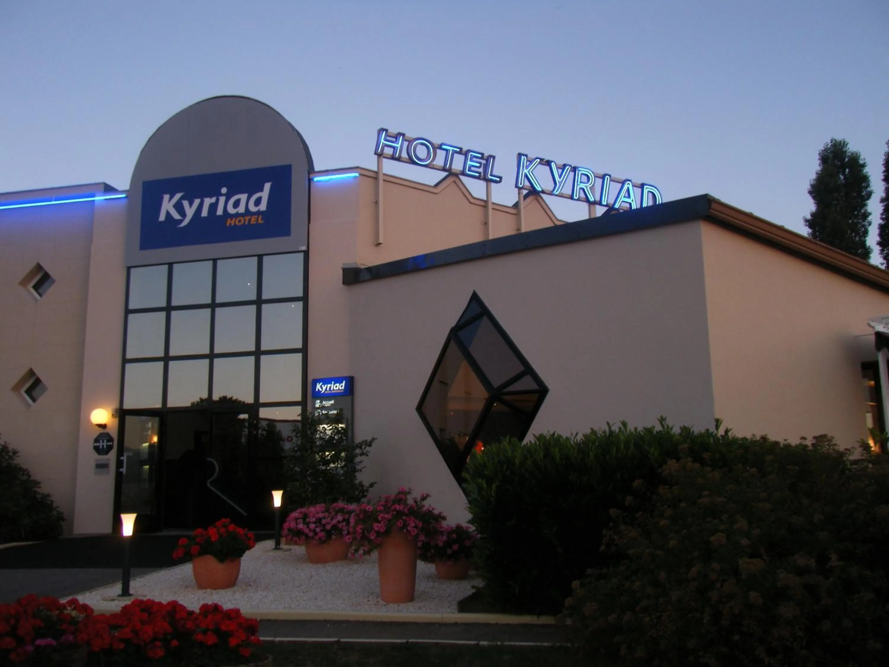 Facade/entrance in Kyriad Limoges Sud - Feytiat