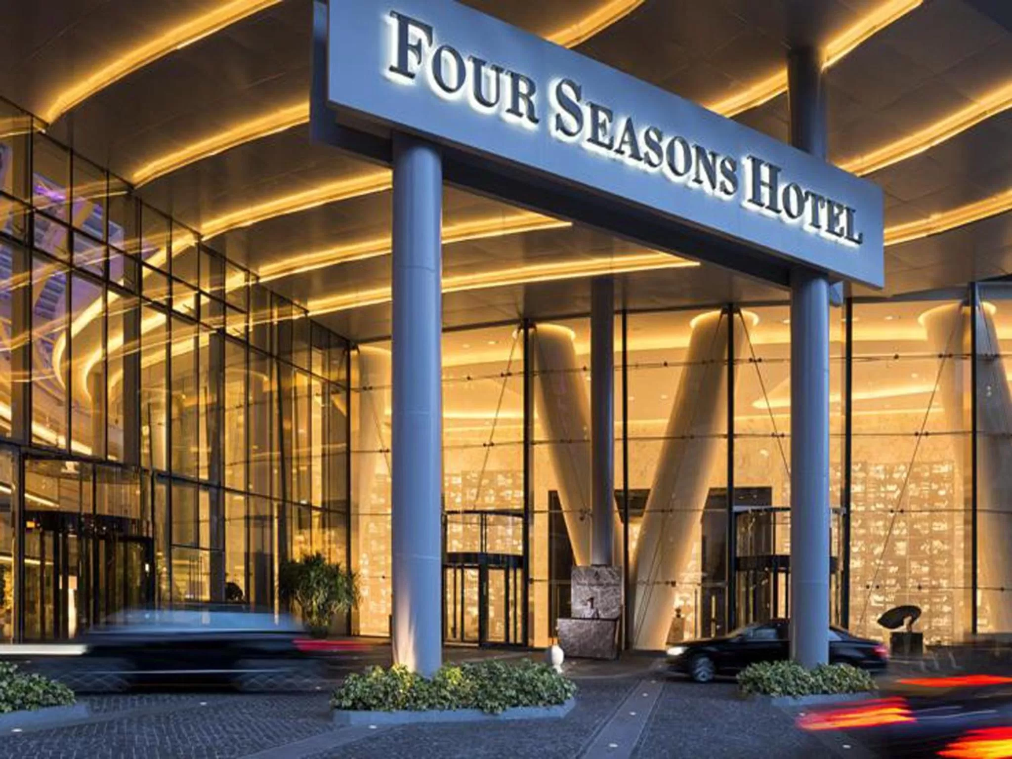 Facade/entrance in Four Seasons Hotel Guangzhou