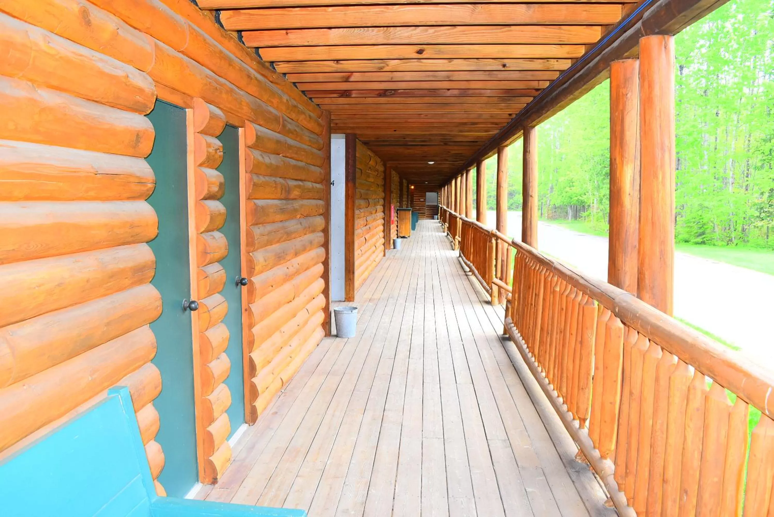 Property building in Drummond Island Resort