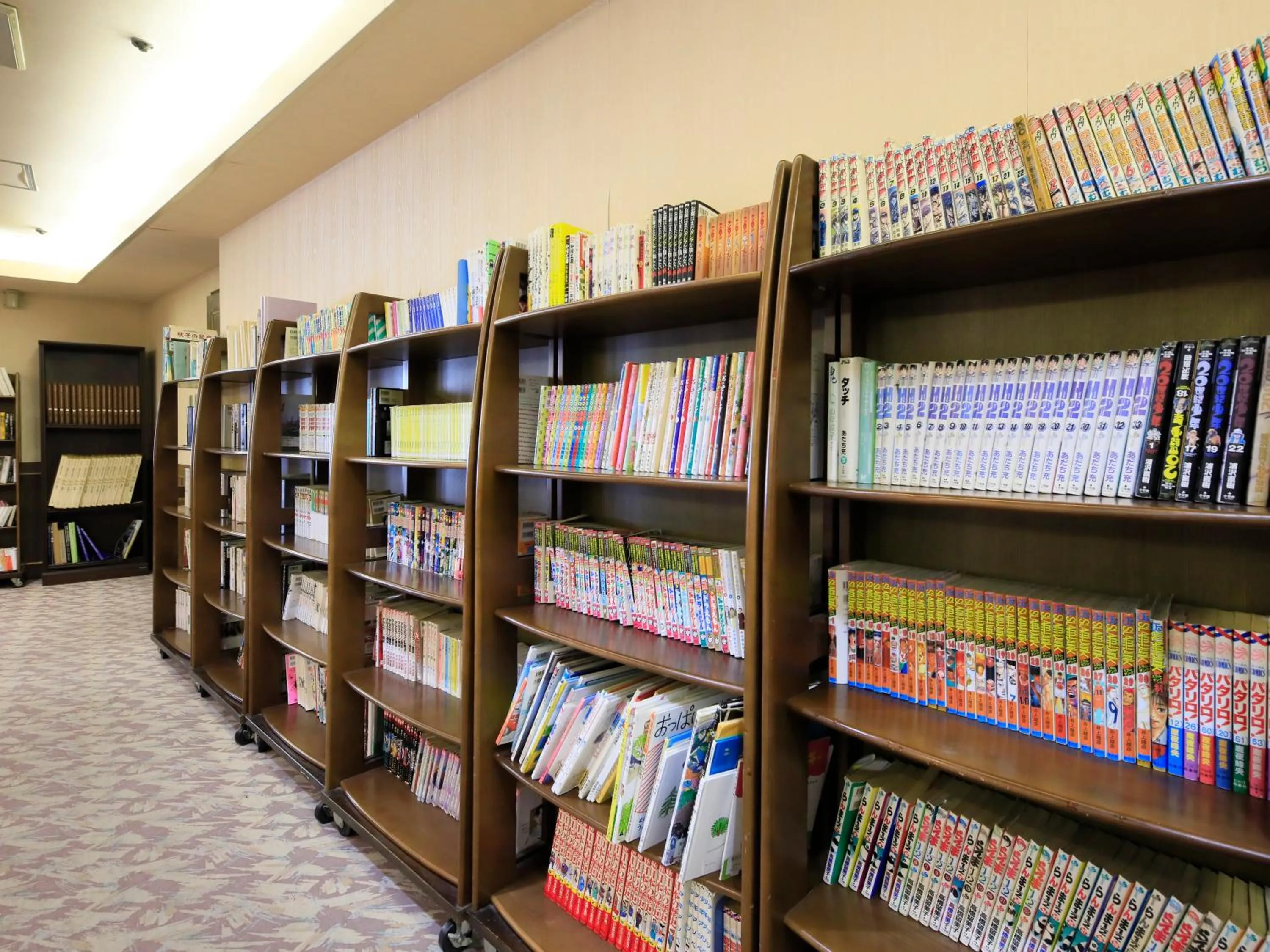 Library in Kishigon Ryokan