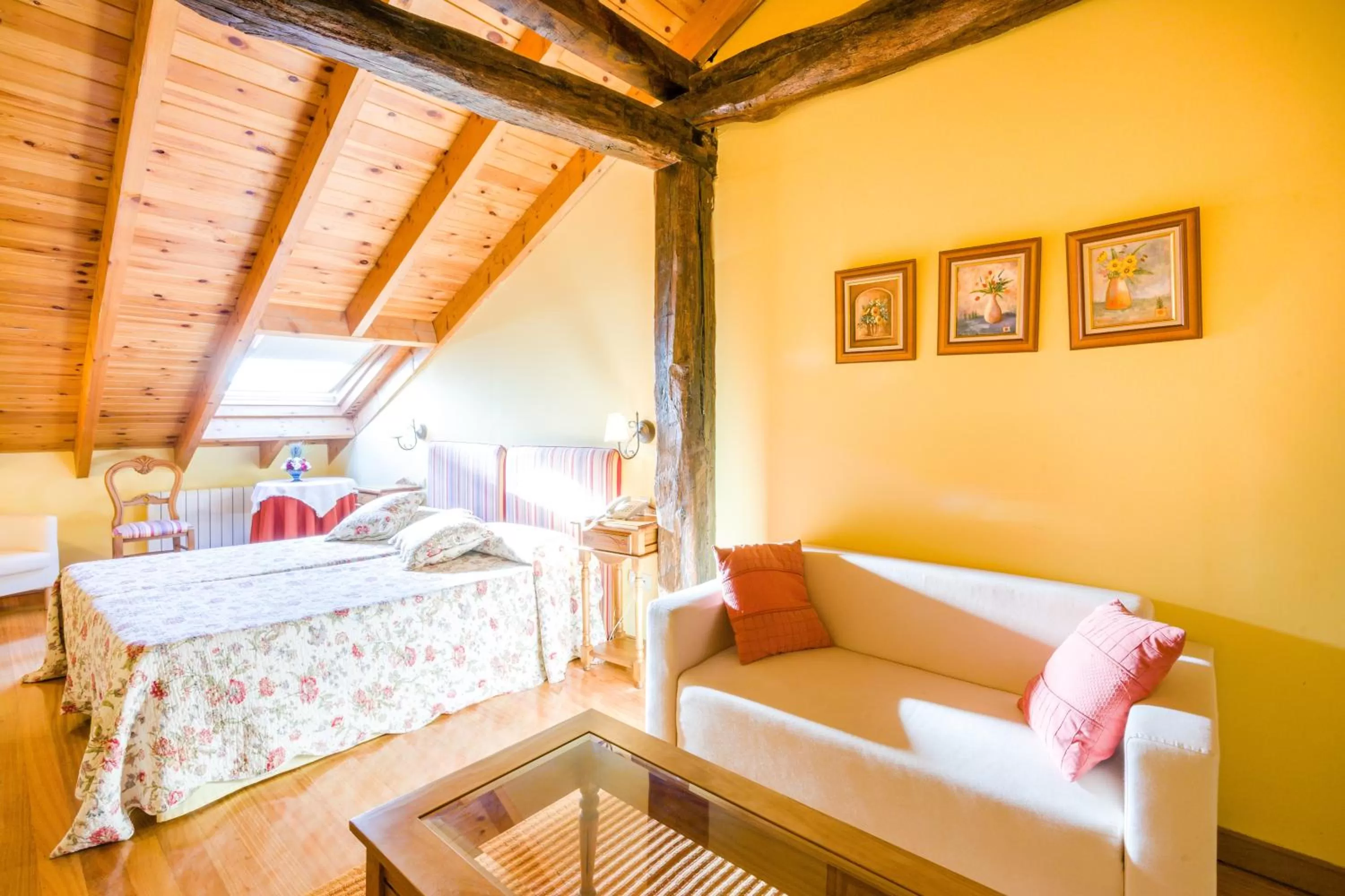 Bedroom, Bed in Hotel Palacio Garcia Quijano