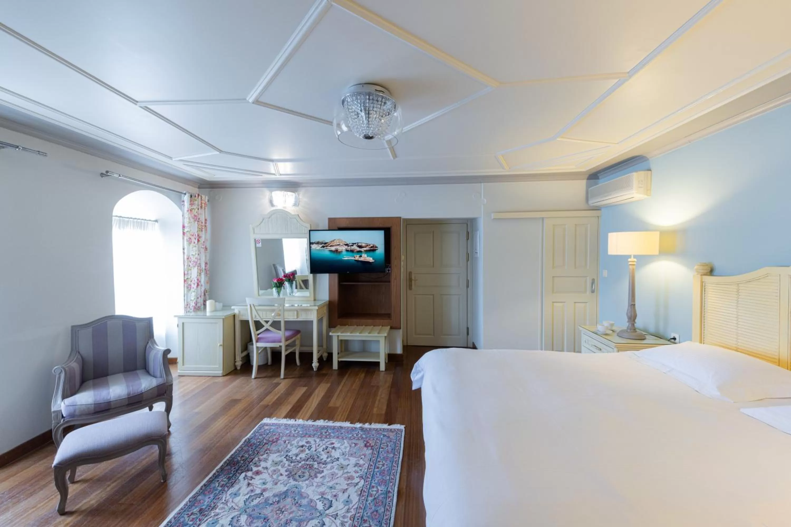 TV and multimedia, Bed in Kastello Hotel