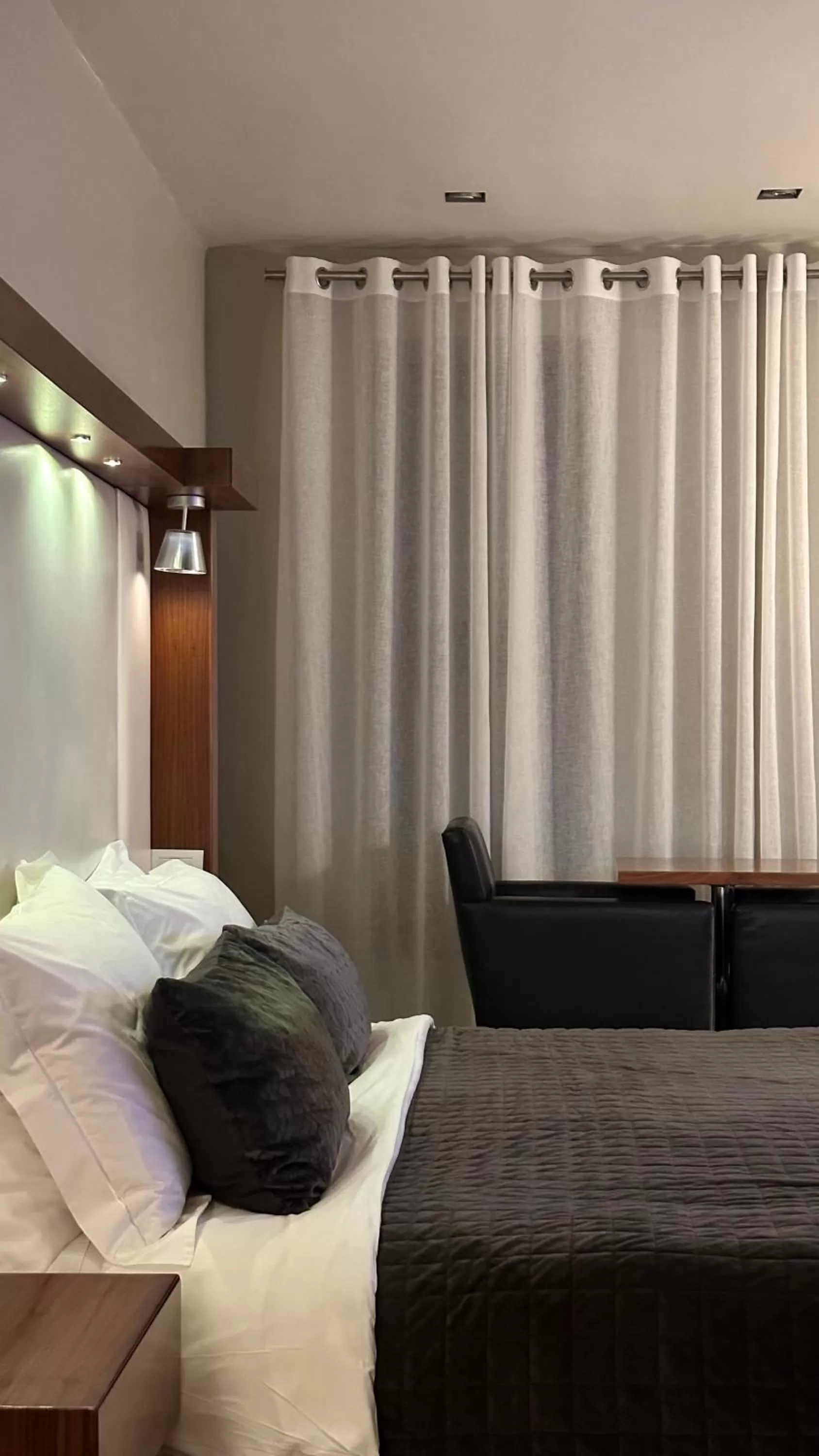 Bedroom, Bed in Hotel on the Promenade