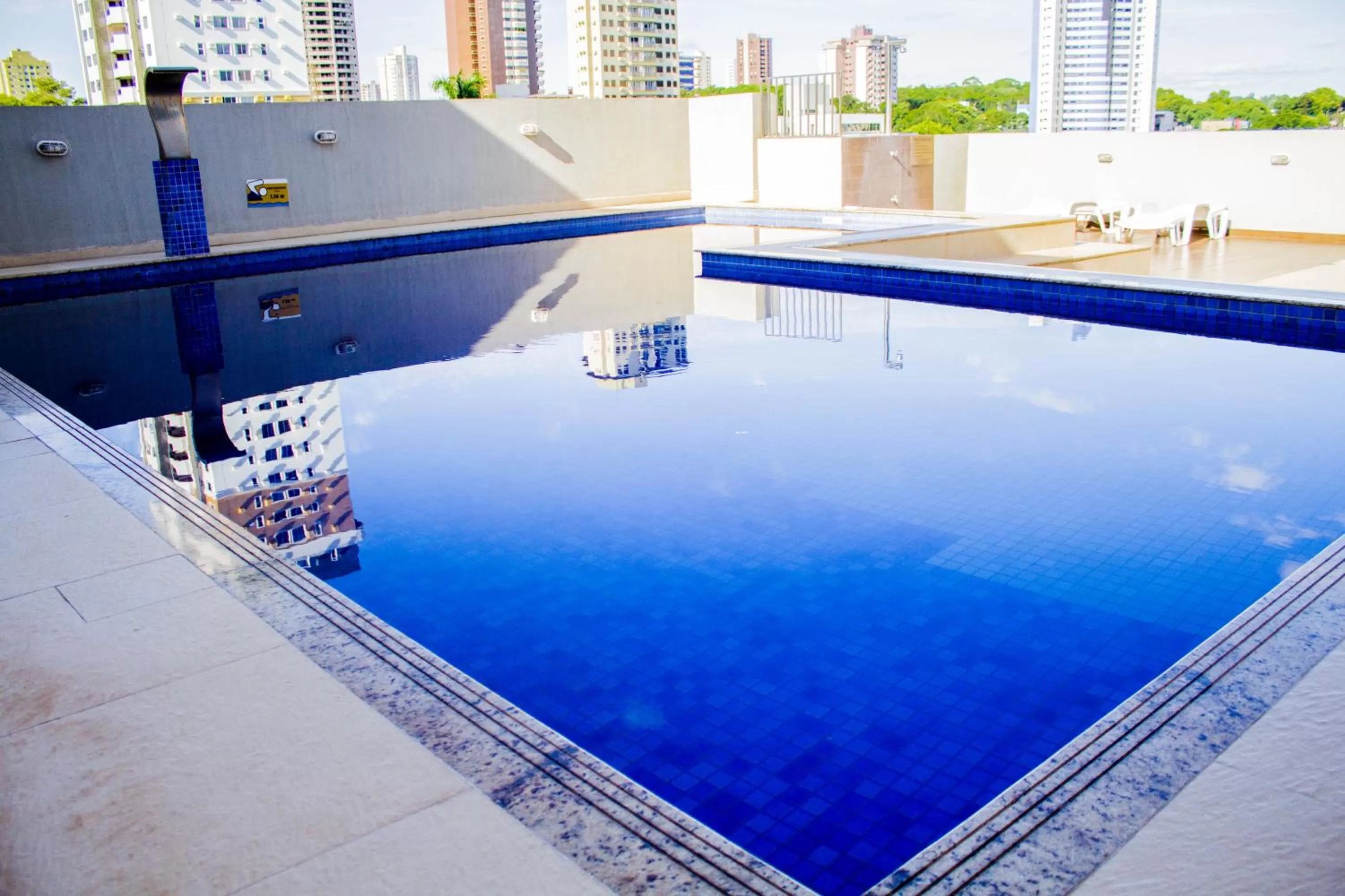 Swimming pool in Hotel Baviera Iguassu