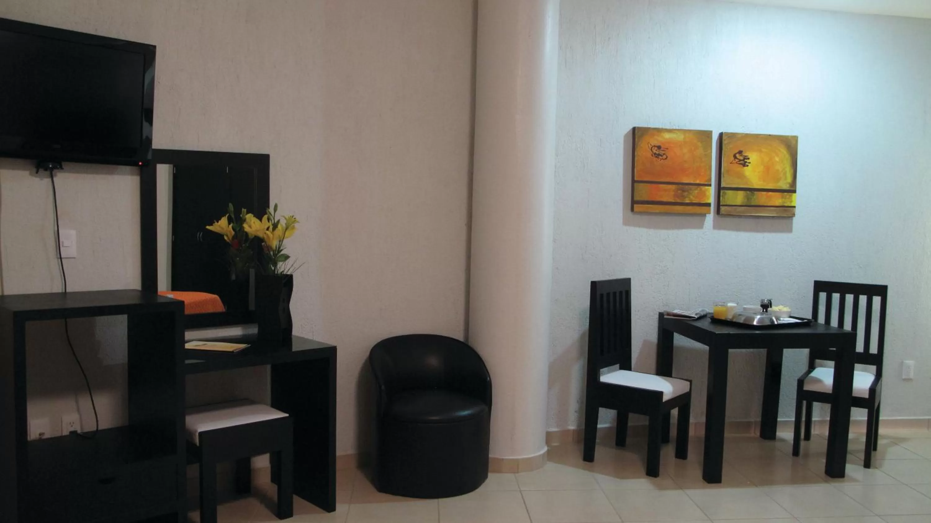 Photo of the whole room in Hotel RS Suites