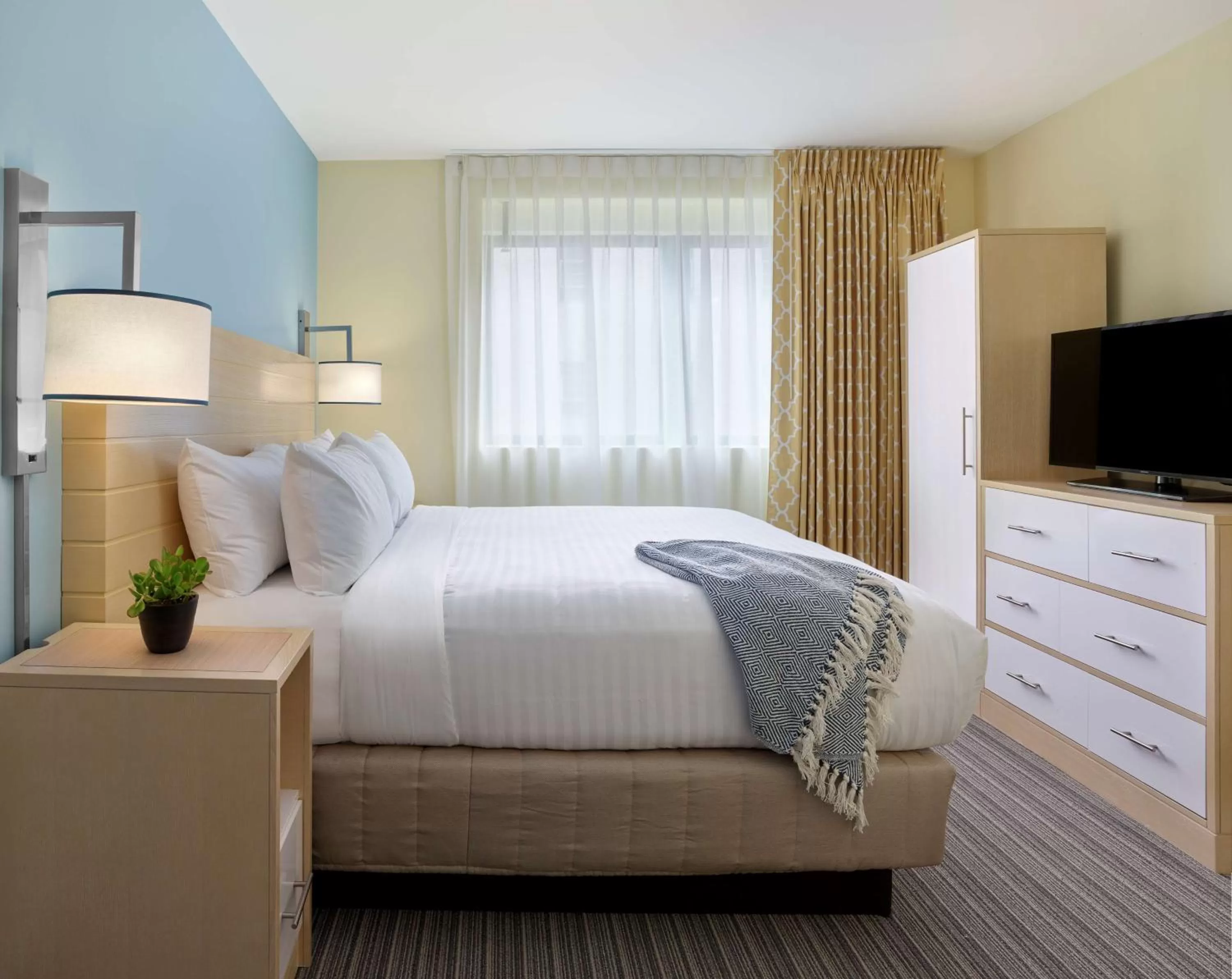 Bedroom in Sonesta ES Suites New Orleans Downtown