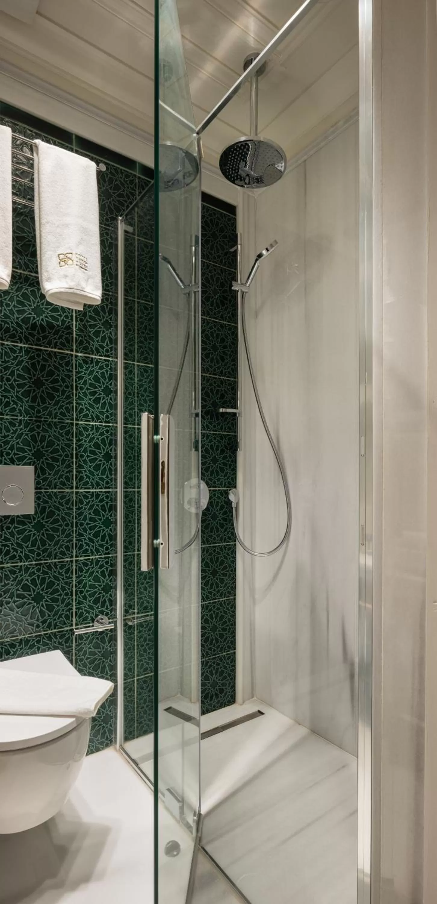 Shower in Hotel Turkish House