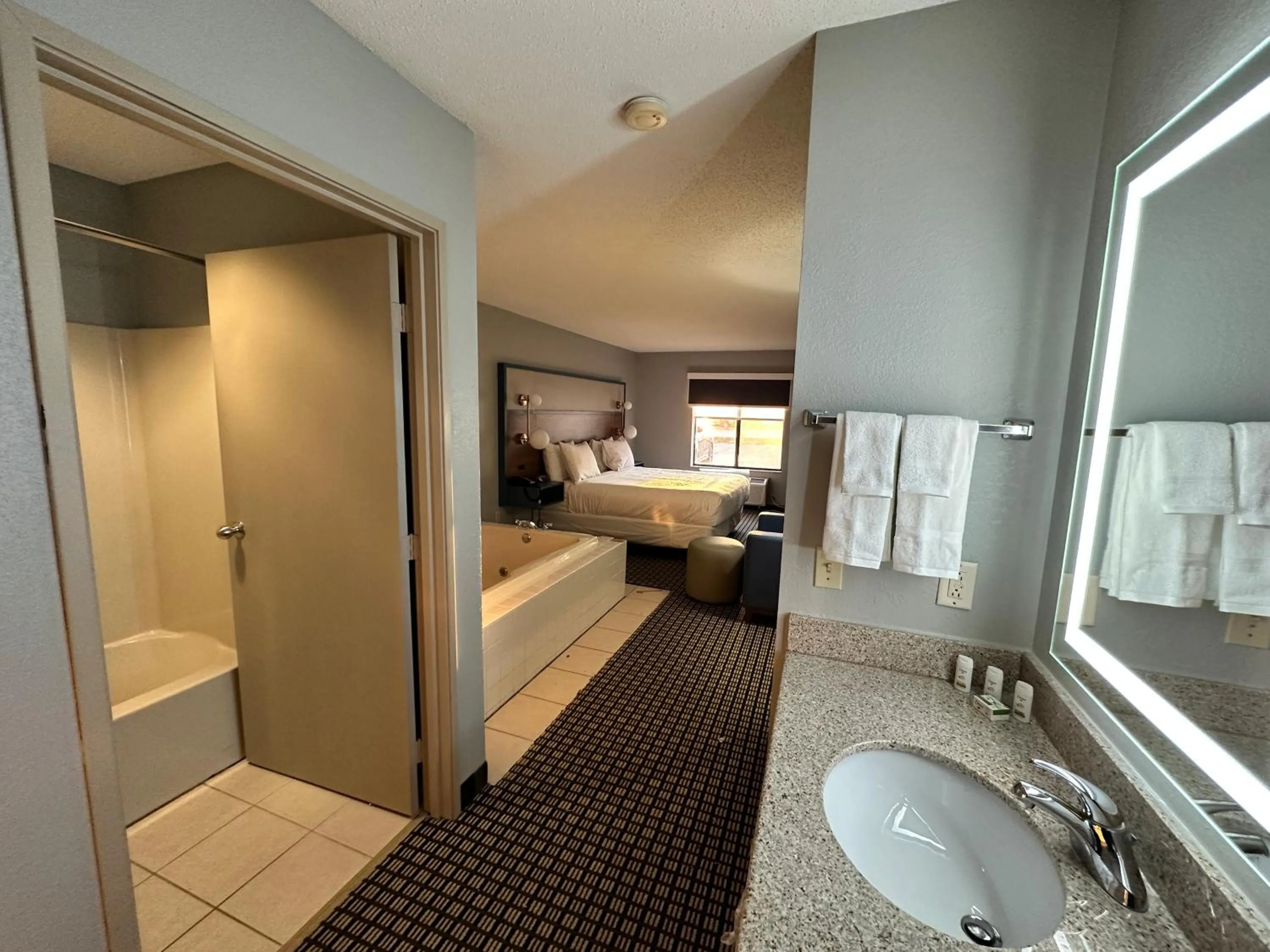 Bathroom in Quality Inn Reedsburg