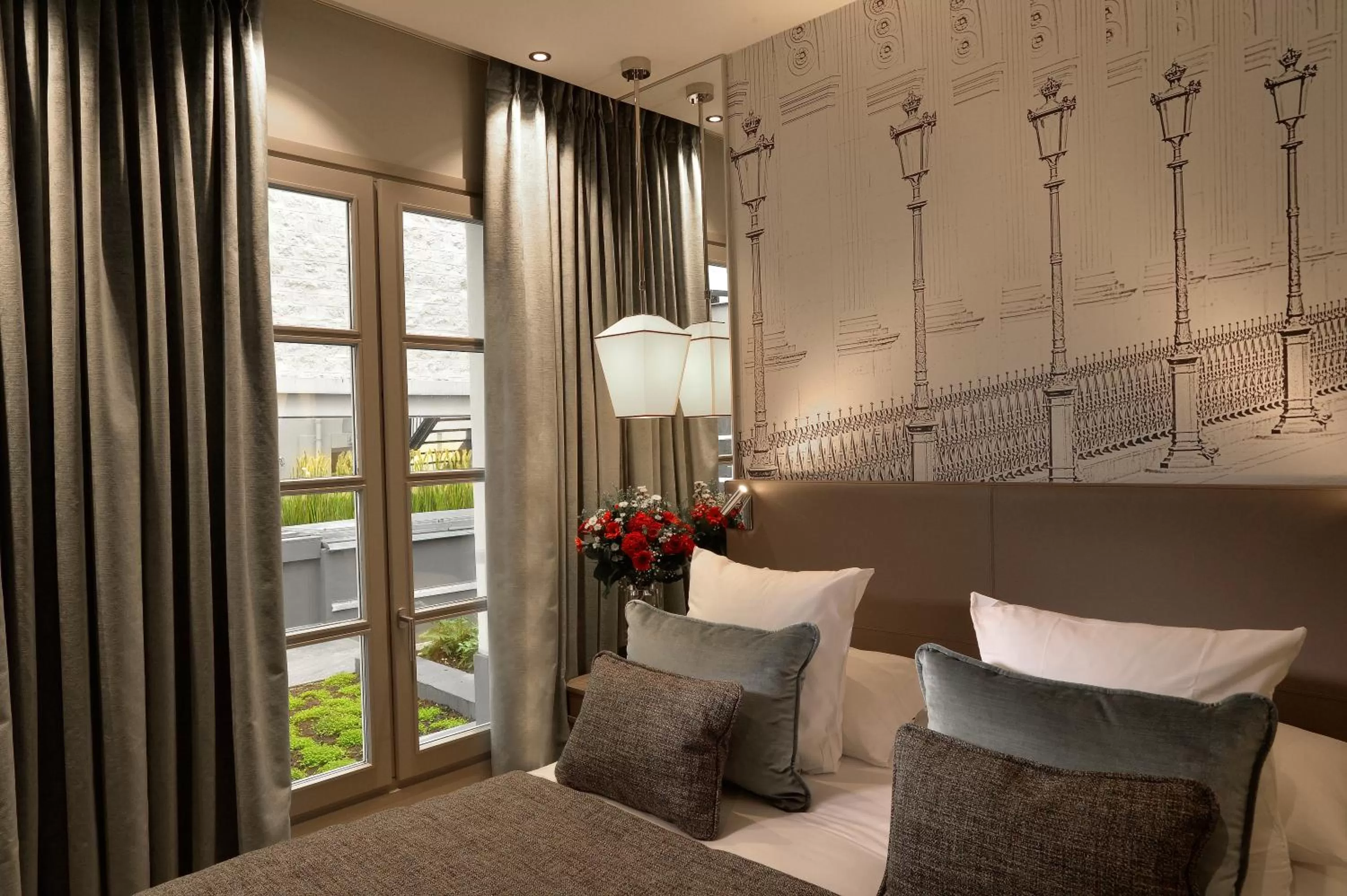 Bedroom, Bed in Hotel La Lanterne & Spa By Timhotel