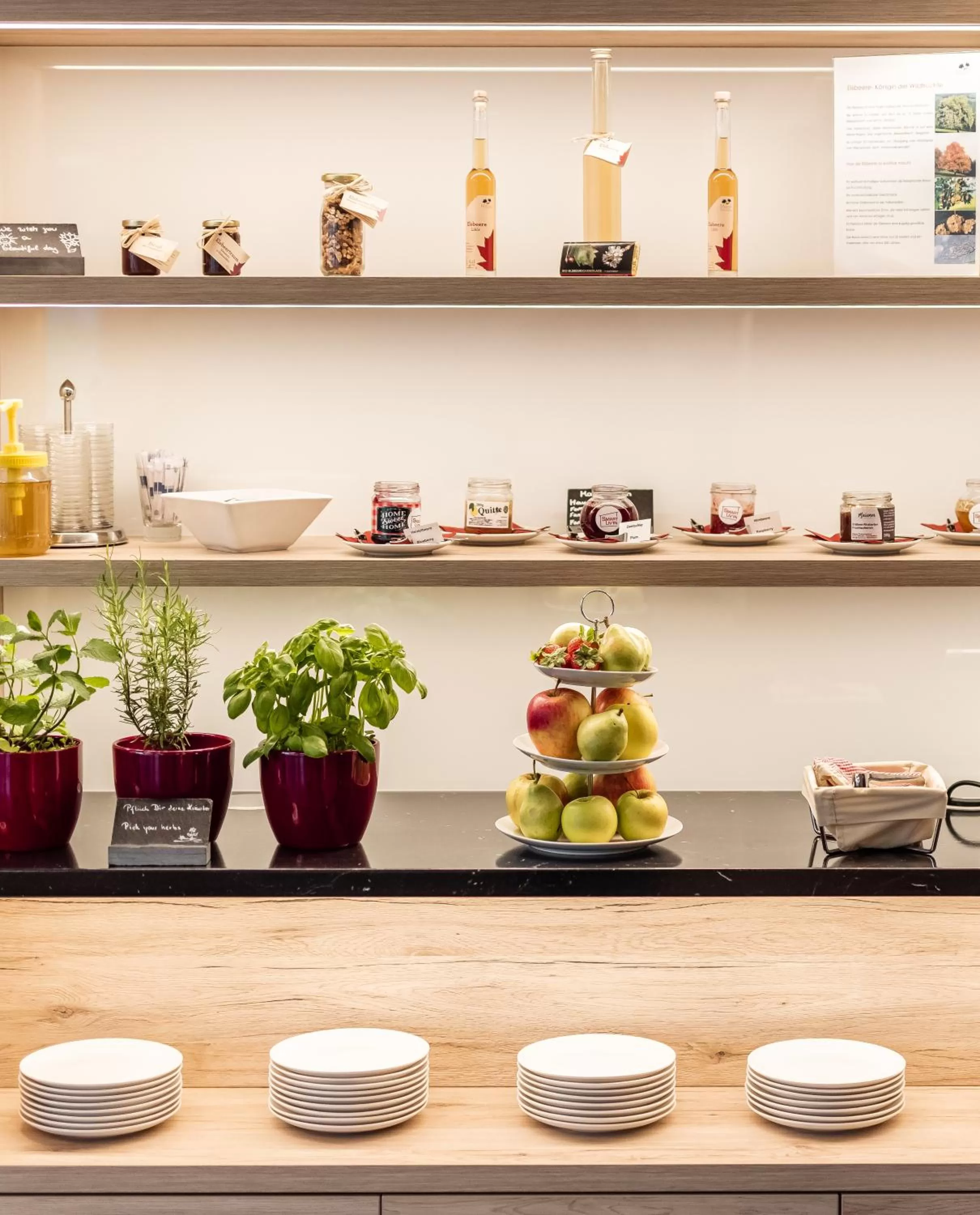 Buffet breakfast in Hotel Smart Liv'in