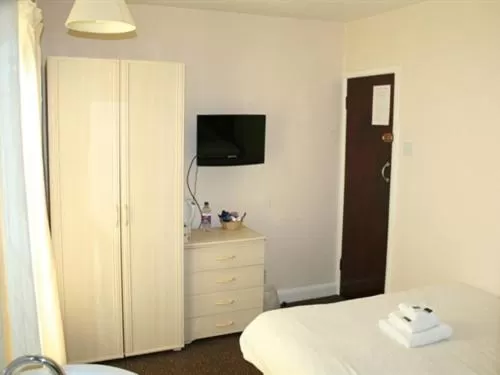 Bedroom, Bed in The Trevross