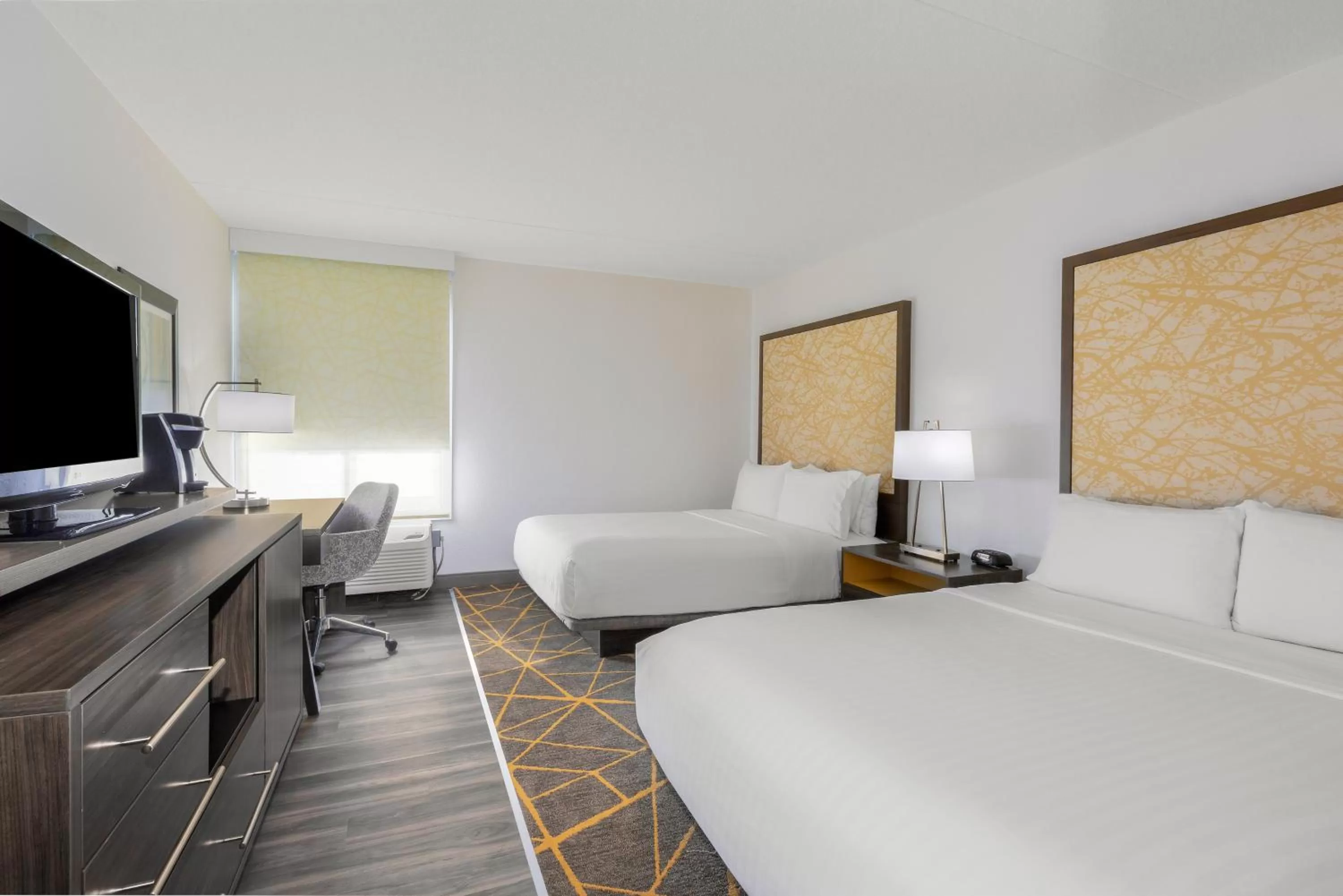 Double Room with Two Double Beds and Mobility Accessible Tub - Non-Smoking in Holiday Inn La Mirada near Anaheim, an IHG Hotel