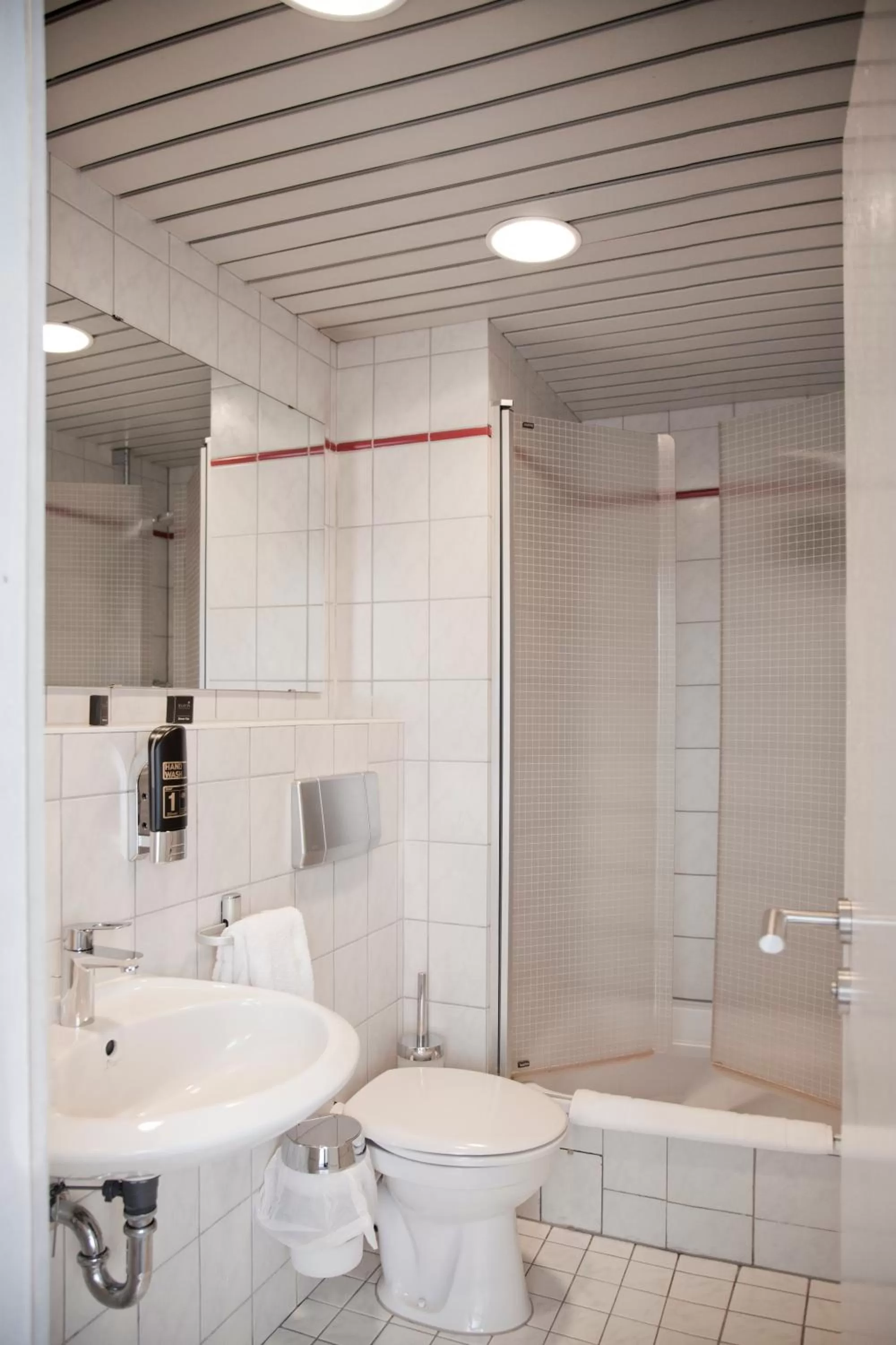 Bathroom in Les Nations