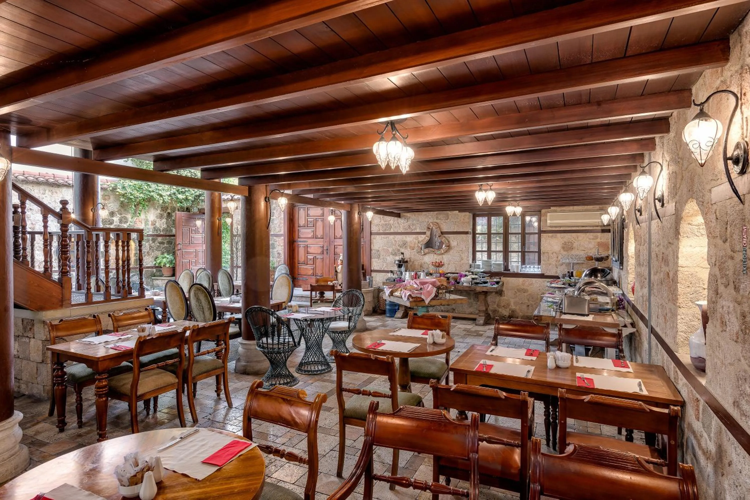 Restaurant/places to eat in Tuvana Hotel