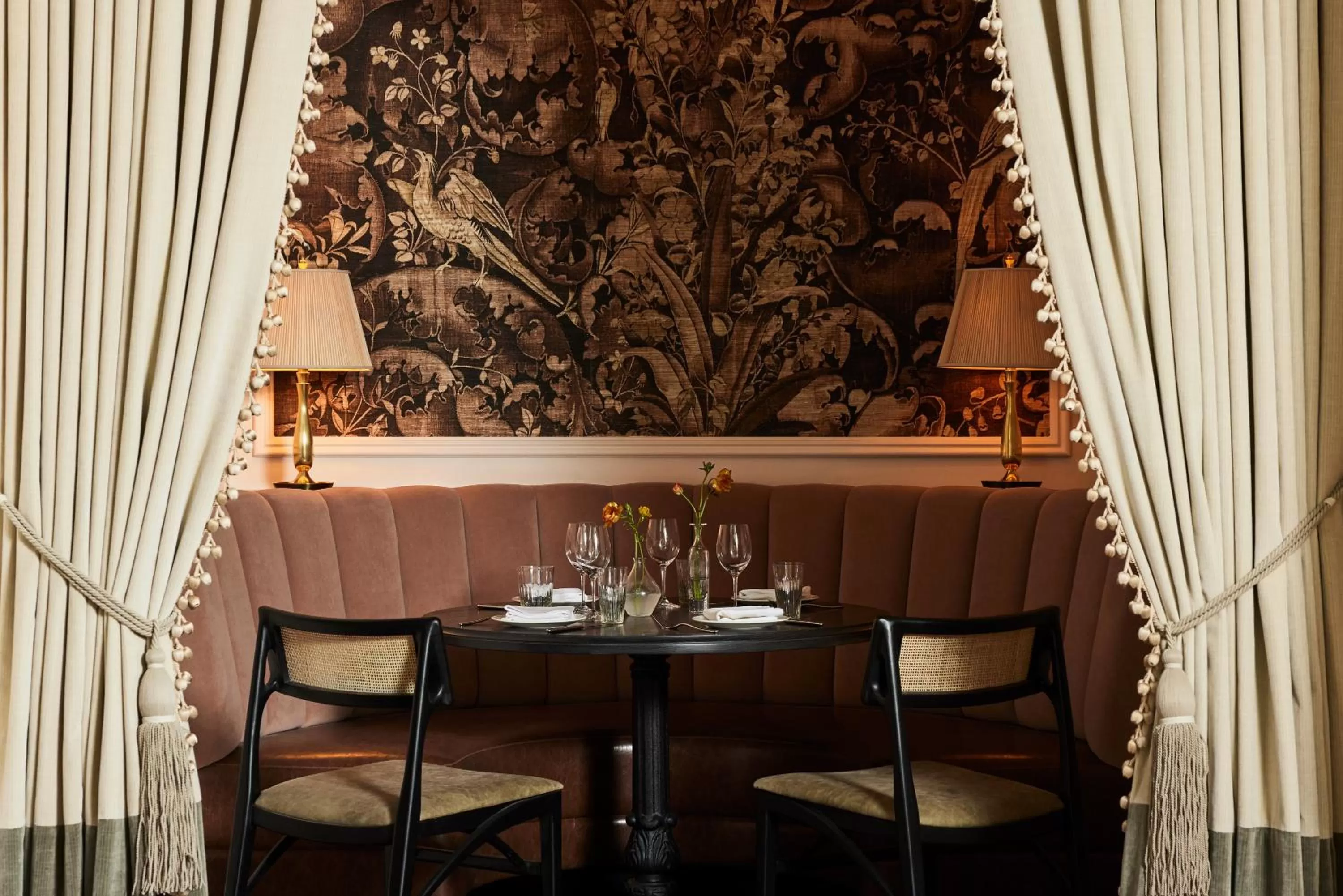 Restaurant/places to eat in The Wall Street Hotel New York City