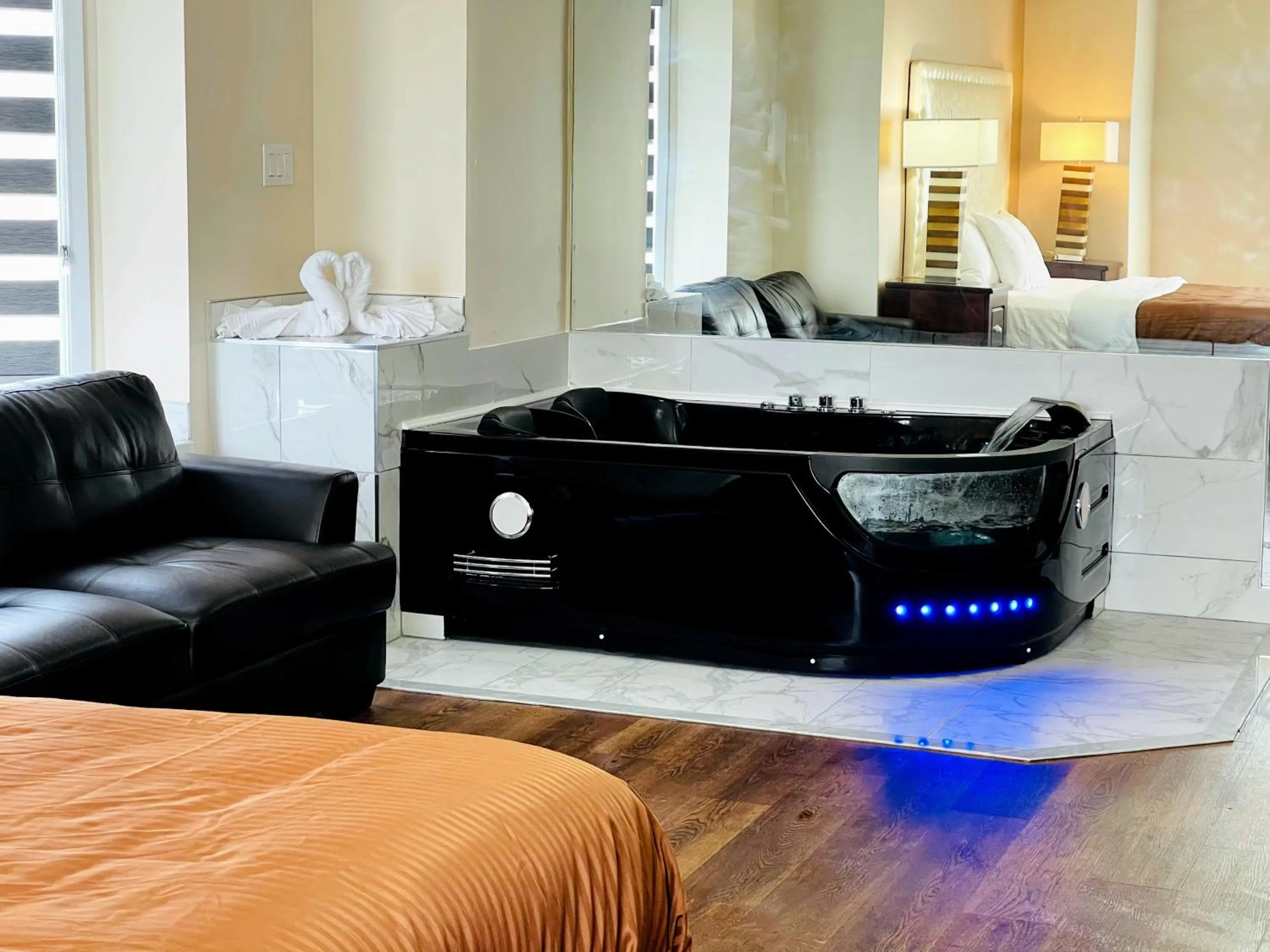 Falls Lodge & Suites