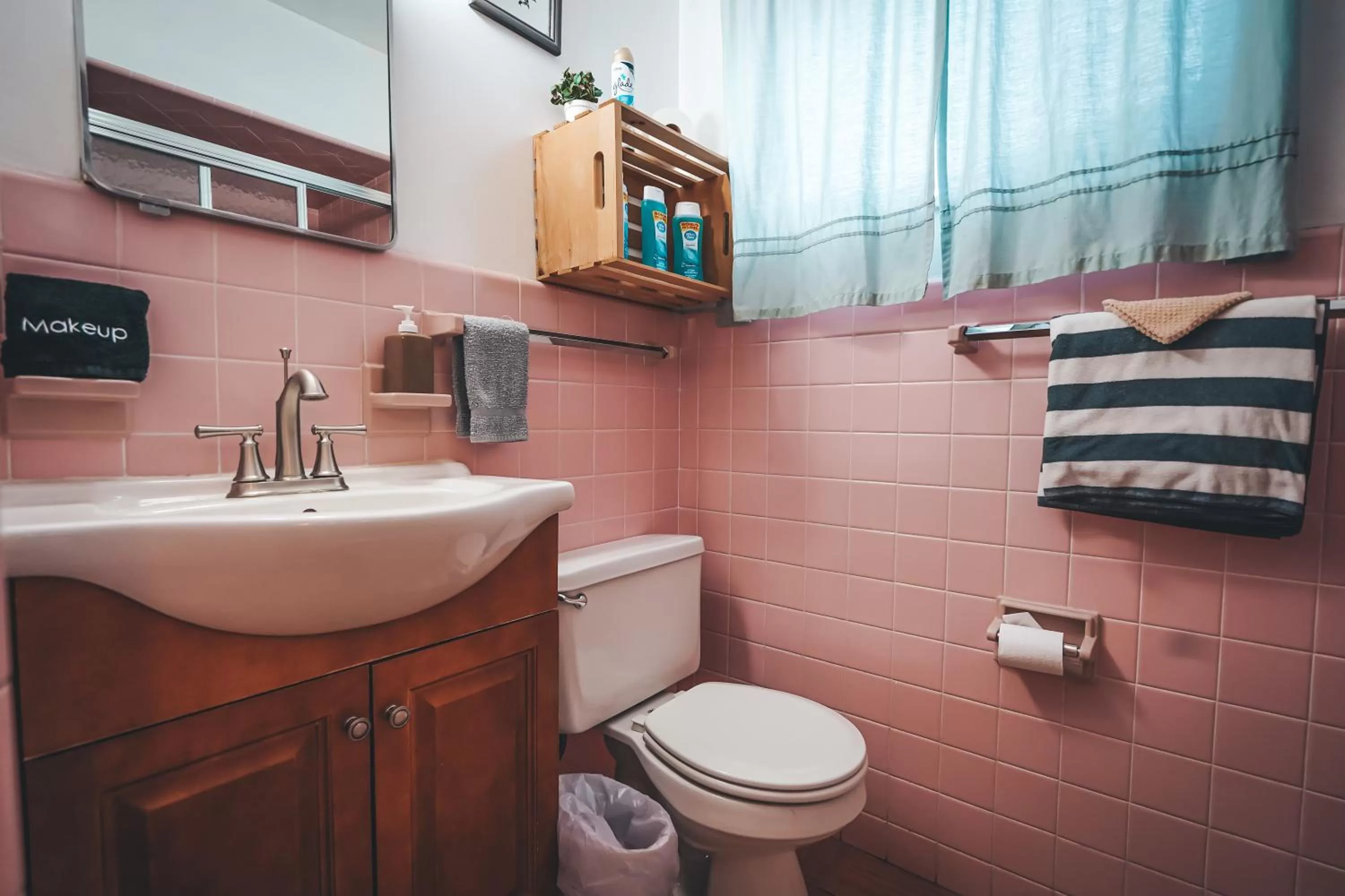 Bathroom in Hollywood Light Haven Lodge