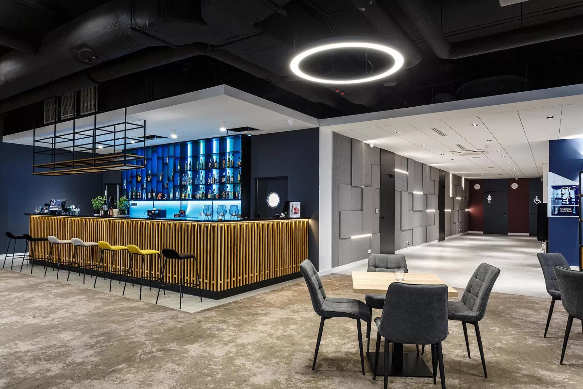 Nightclub / DJ in Hotel Robert's Port