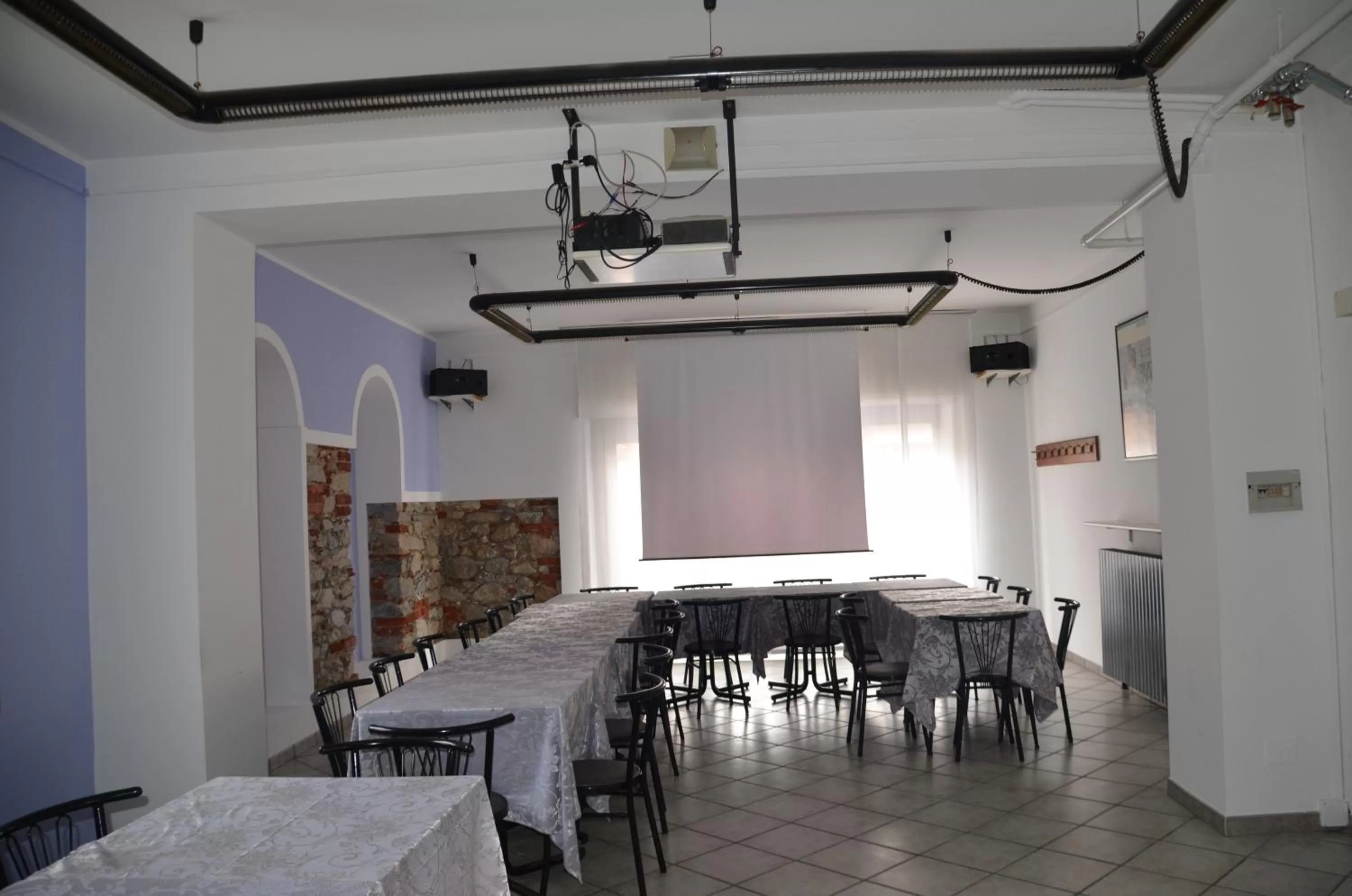 Communal lounge/ TV room in Albergo Roma