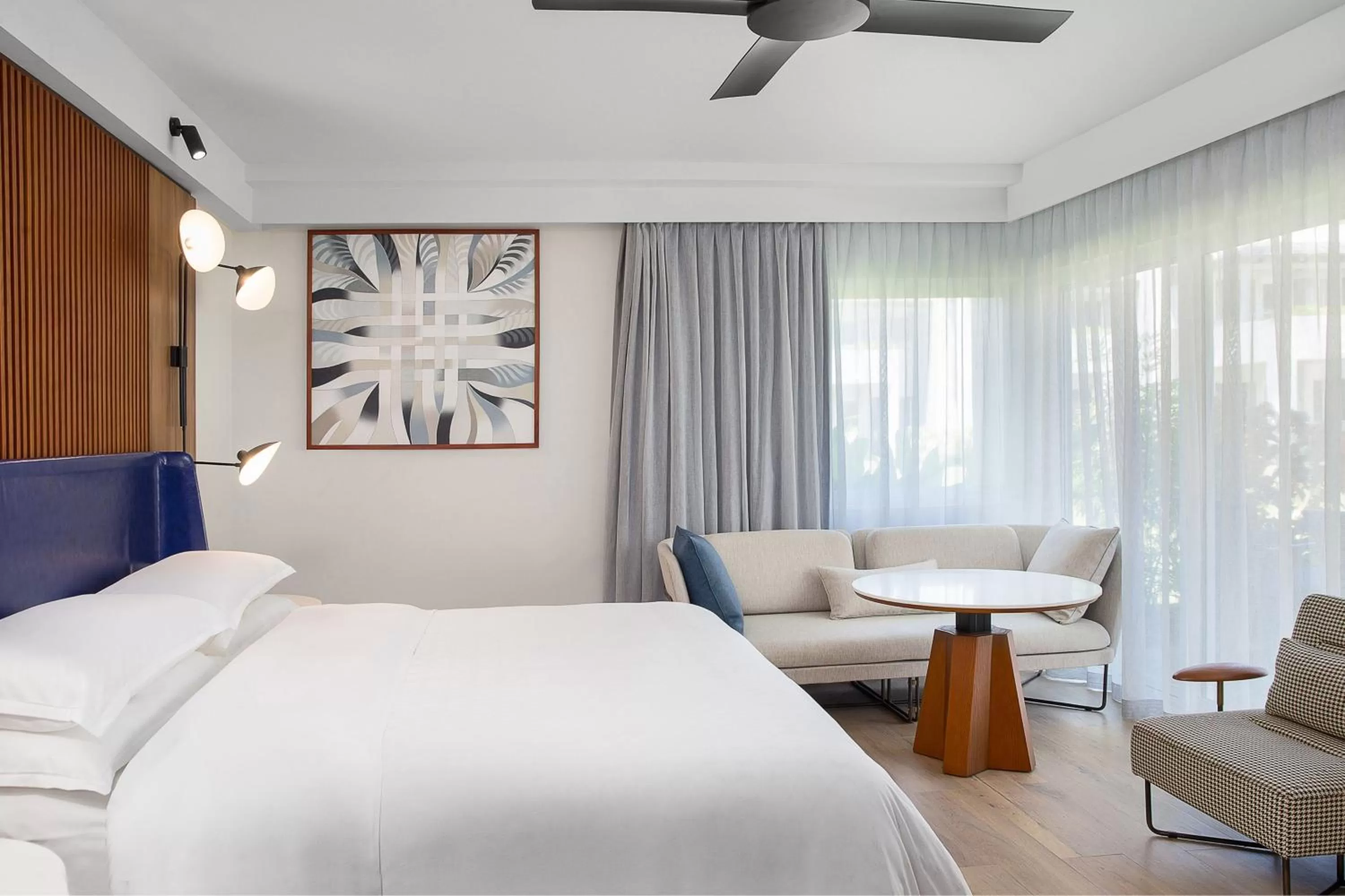 Photo of the whole room, Bed in Sheraton Fiji Golf & Beach Resort