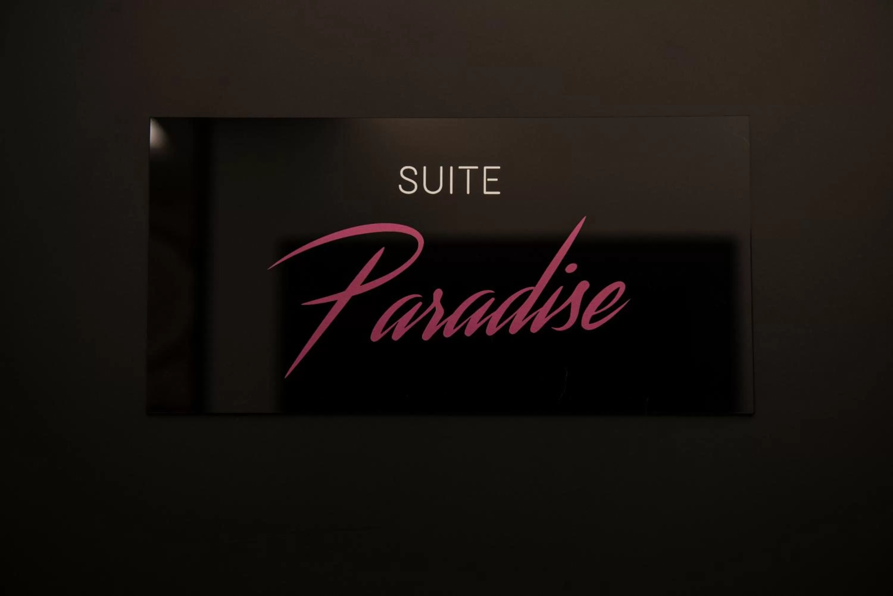 Property Logo/Sign in D'amelio'S suites