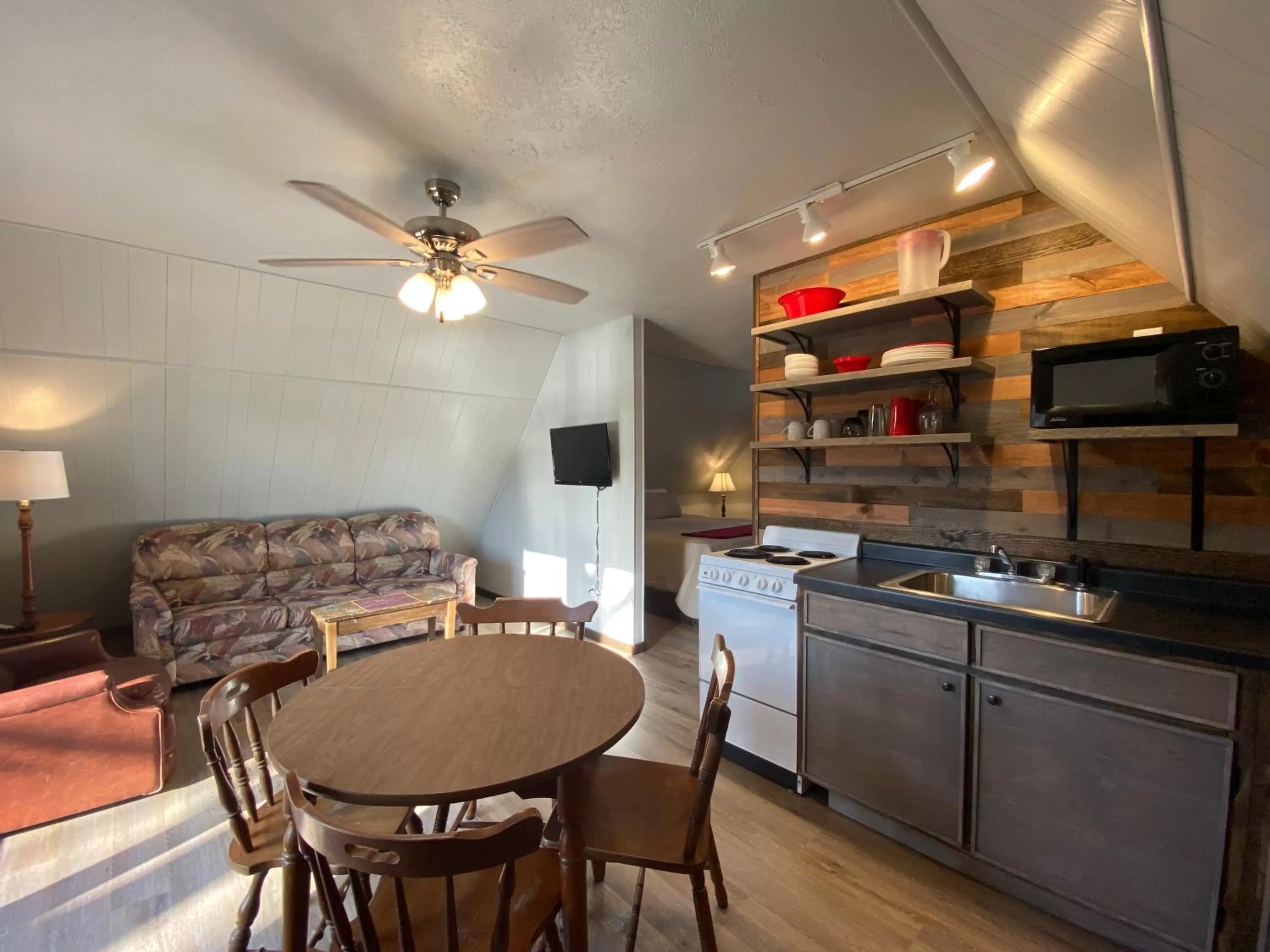 Kitchen or kitchenette in Calm Waters Resort