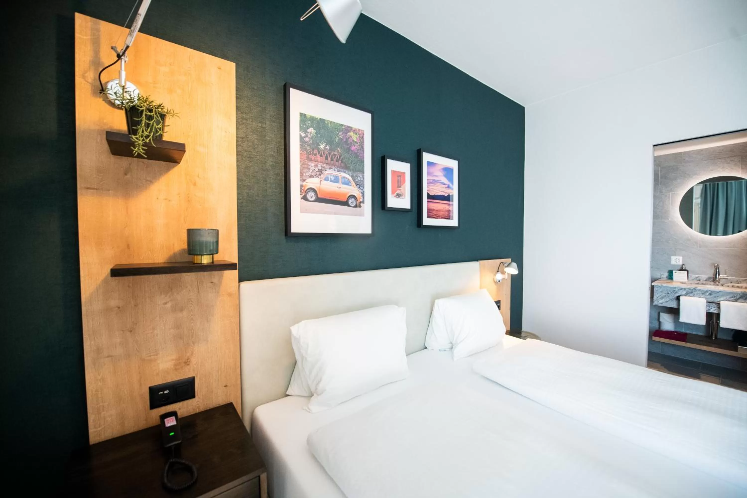 Bedroom, Bed in Ascona Lodge, Pool & Garden Retreat