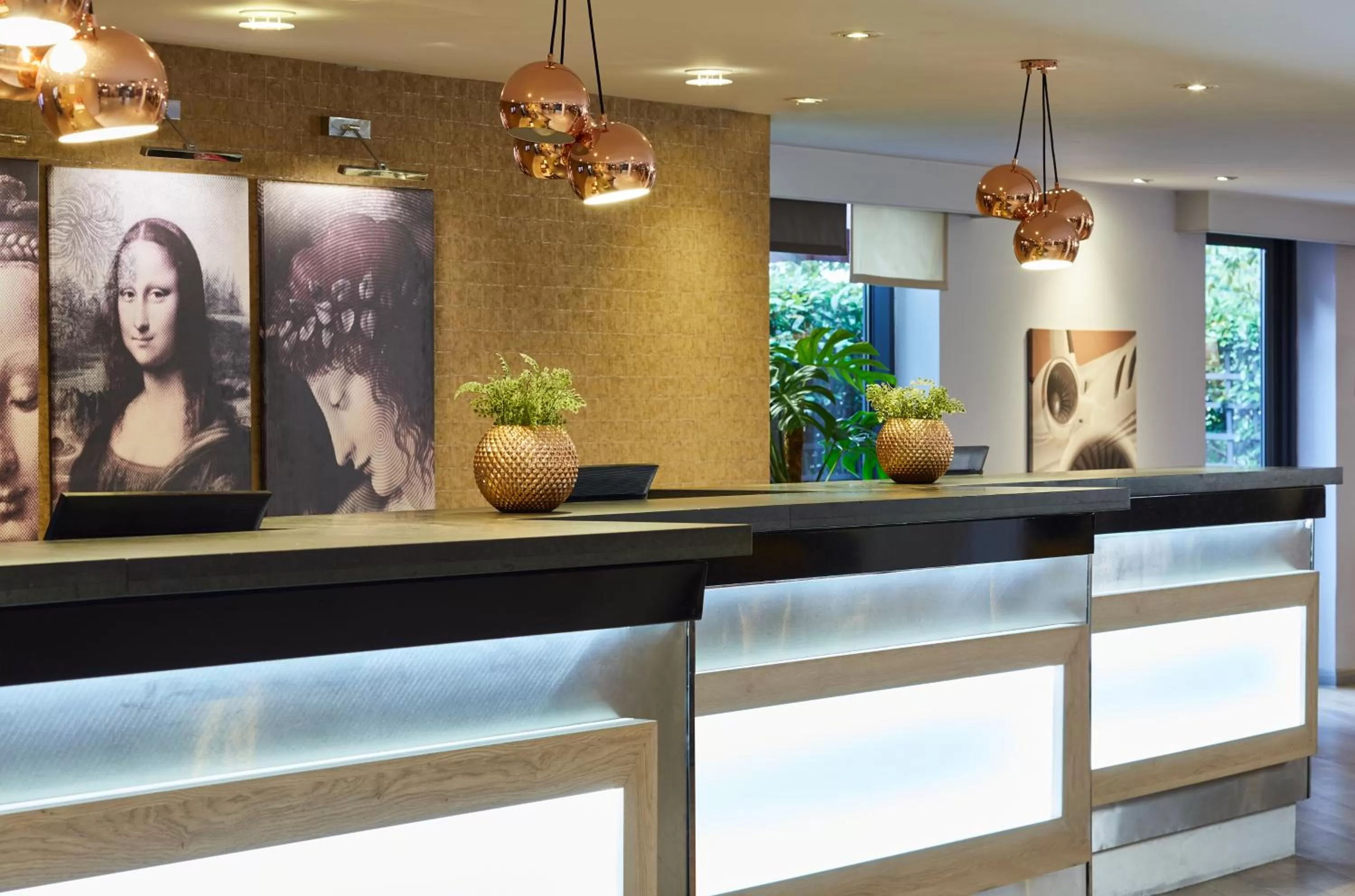 Lobby or reception in Leonardo London Heathrow Airport