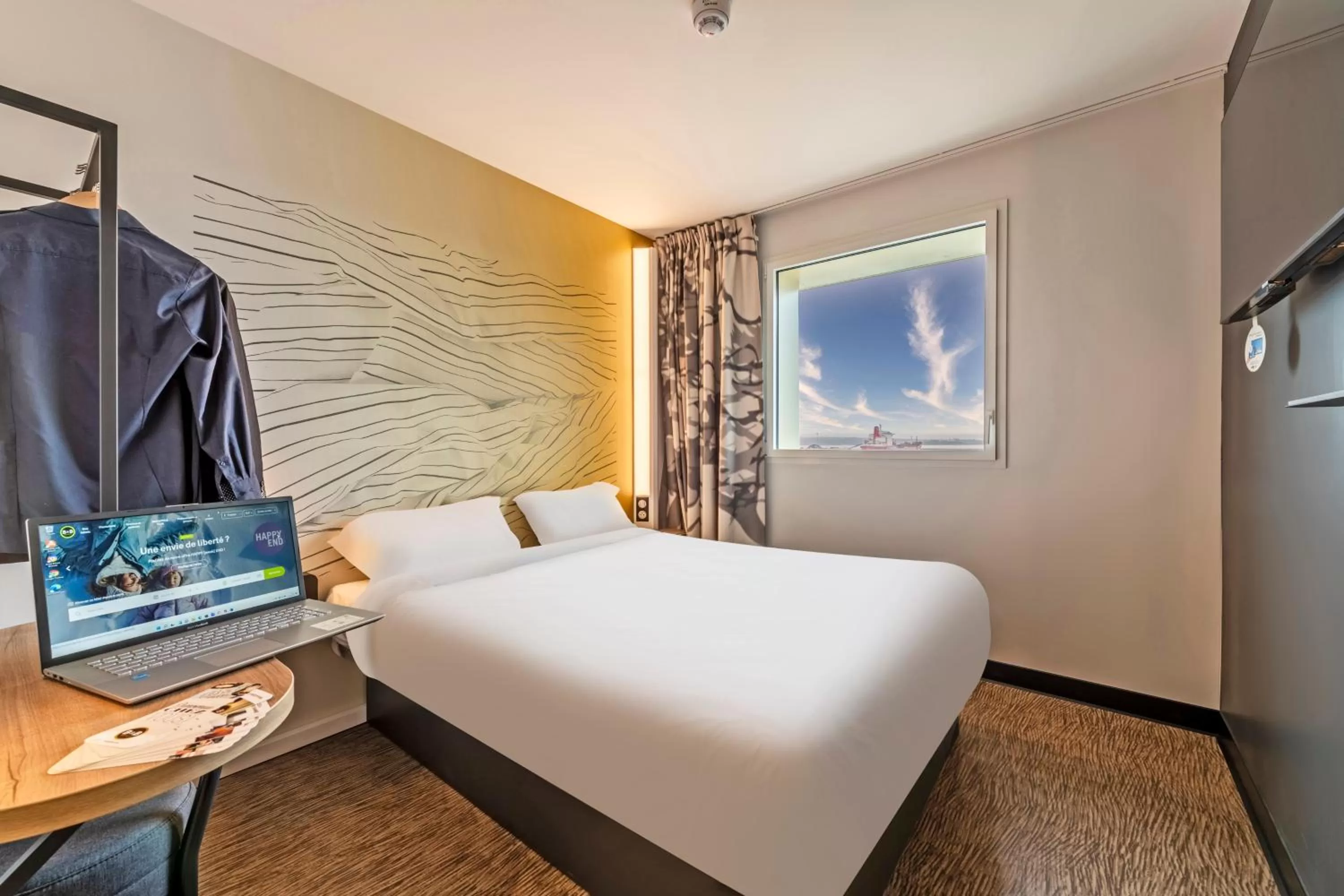 Bedroom, Bed in B&B HOTEL Brest Centre Port de Commerce