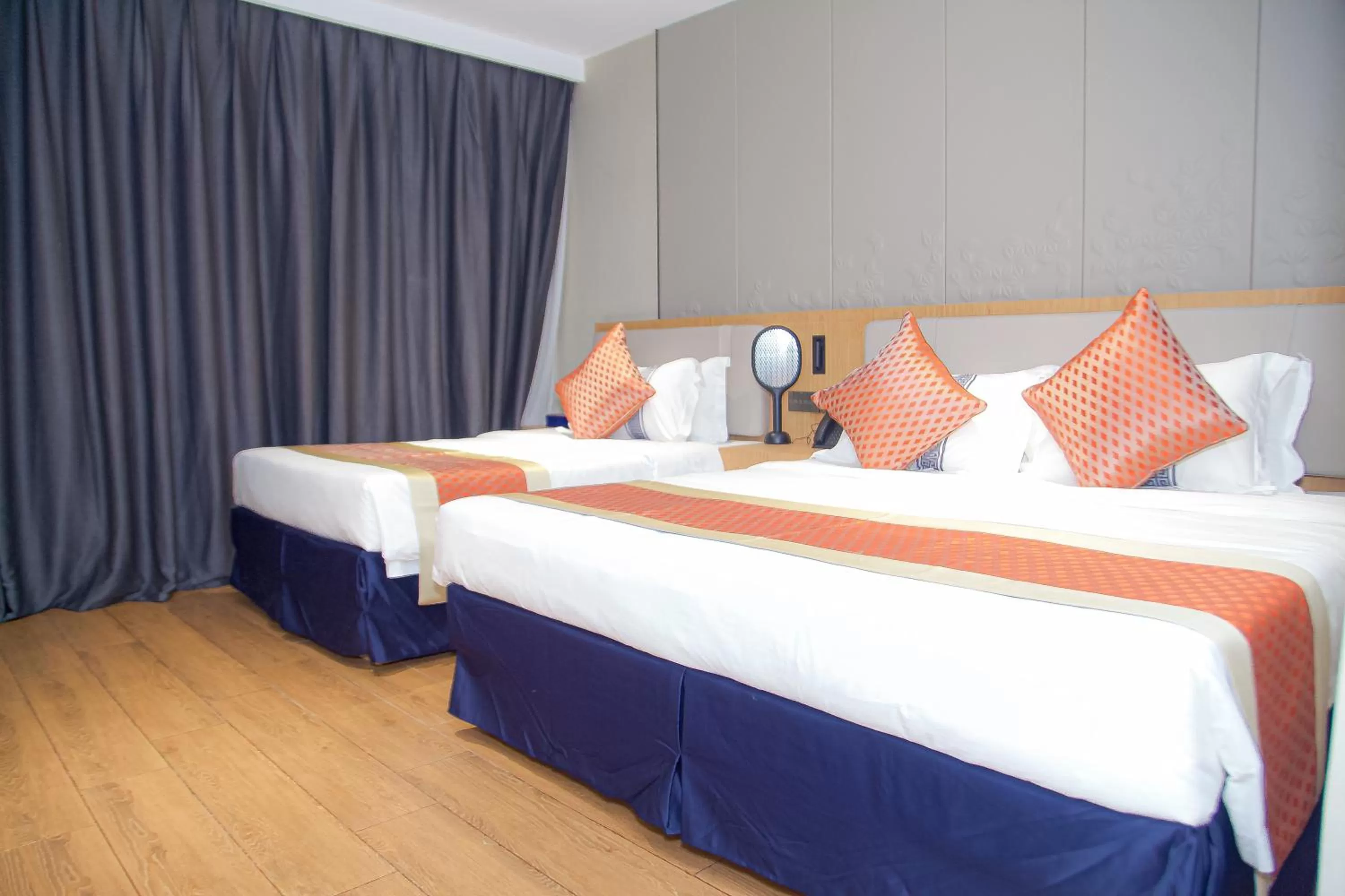 Photo of the whole room, Bed in Hôtel FAMILLE MONDIALE