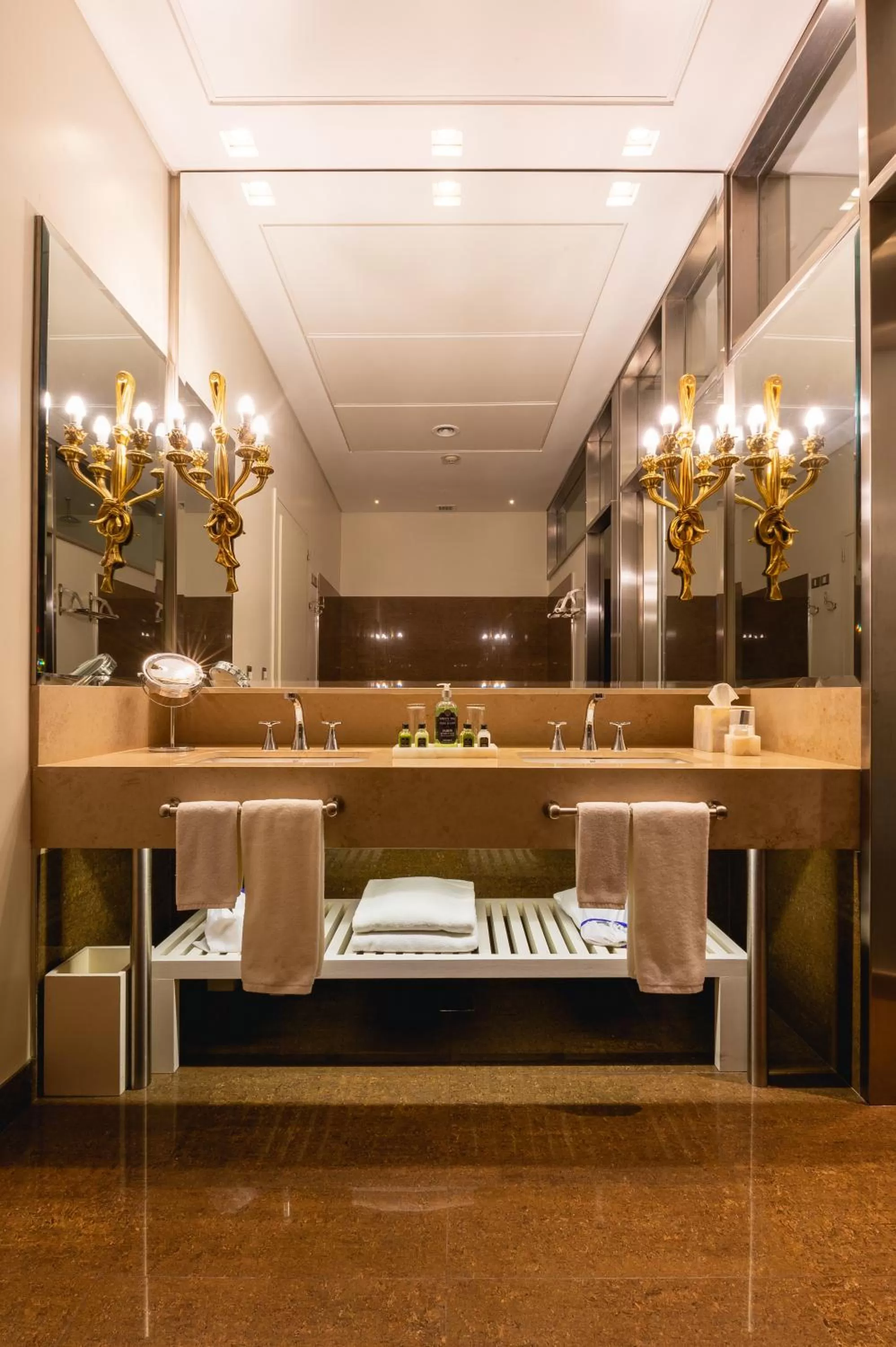 Bathroom in Hub Porteño