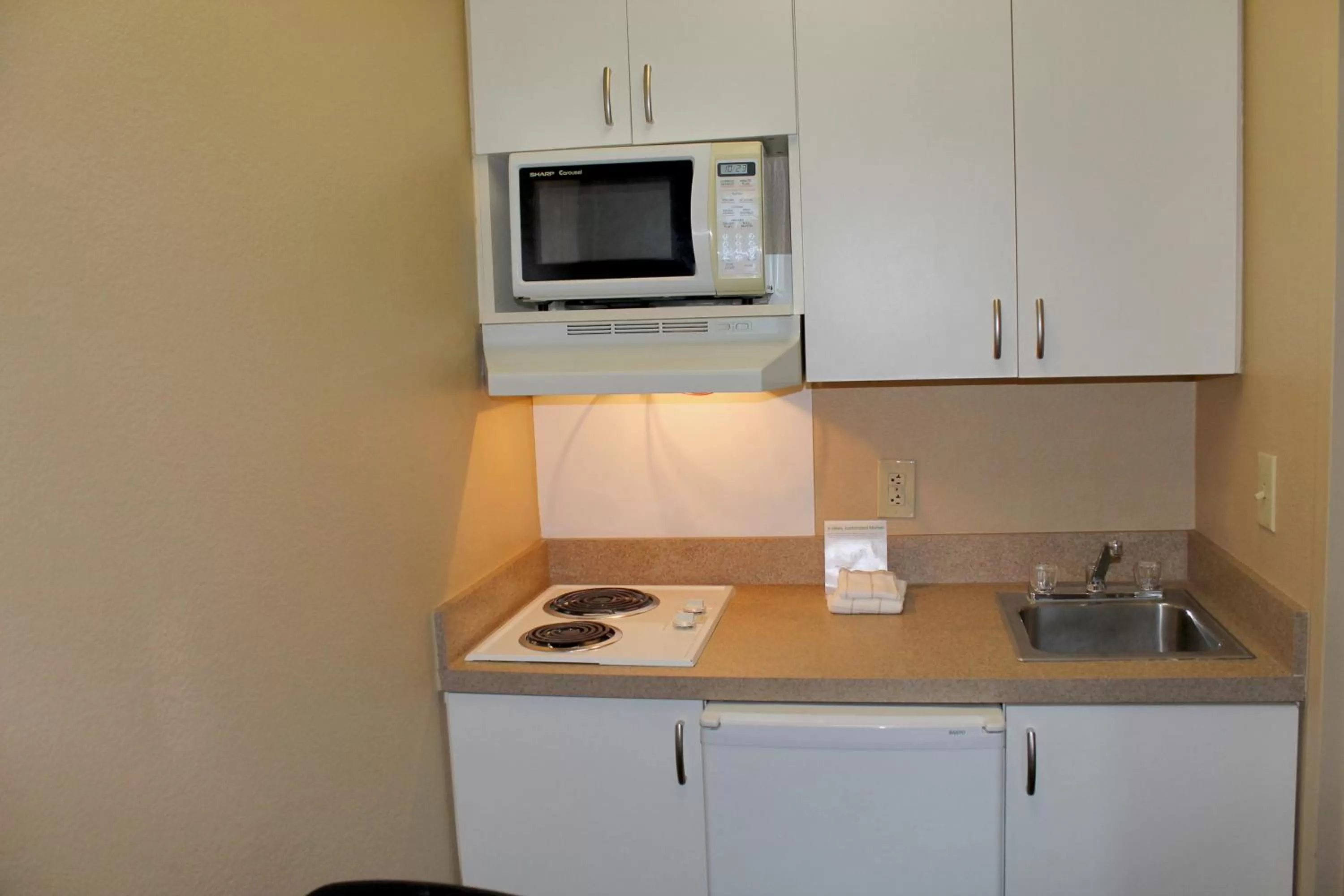 Kitchen or kitchenette in Extended Stay America Suites - Houston - The Woodlands