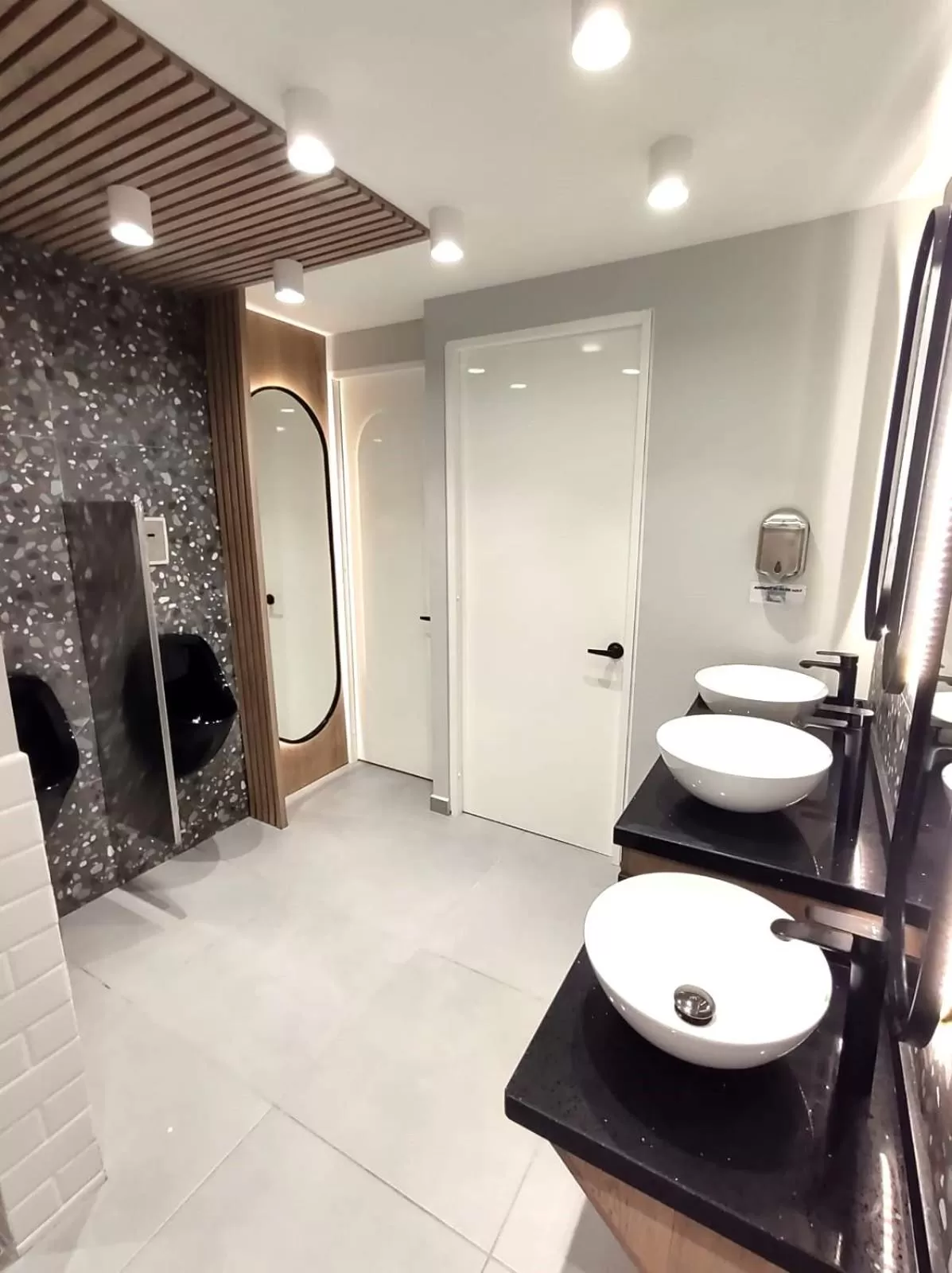 Public Bath, Bathroom in Hotel Morasurco