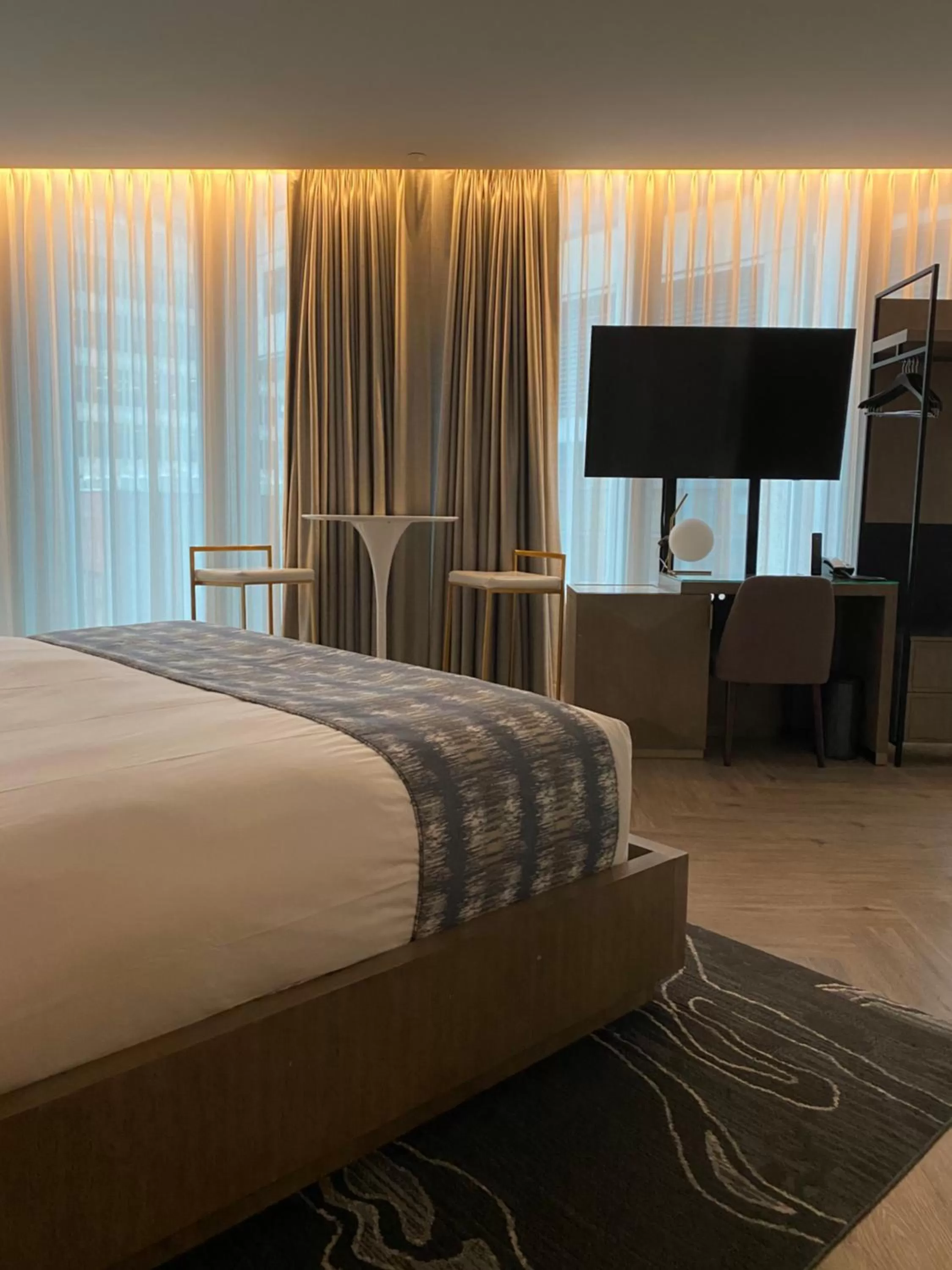 Bedroom, Bed in EXchange Hotel Vancouver