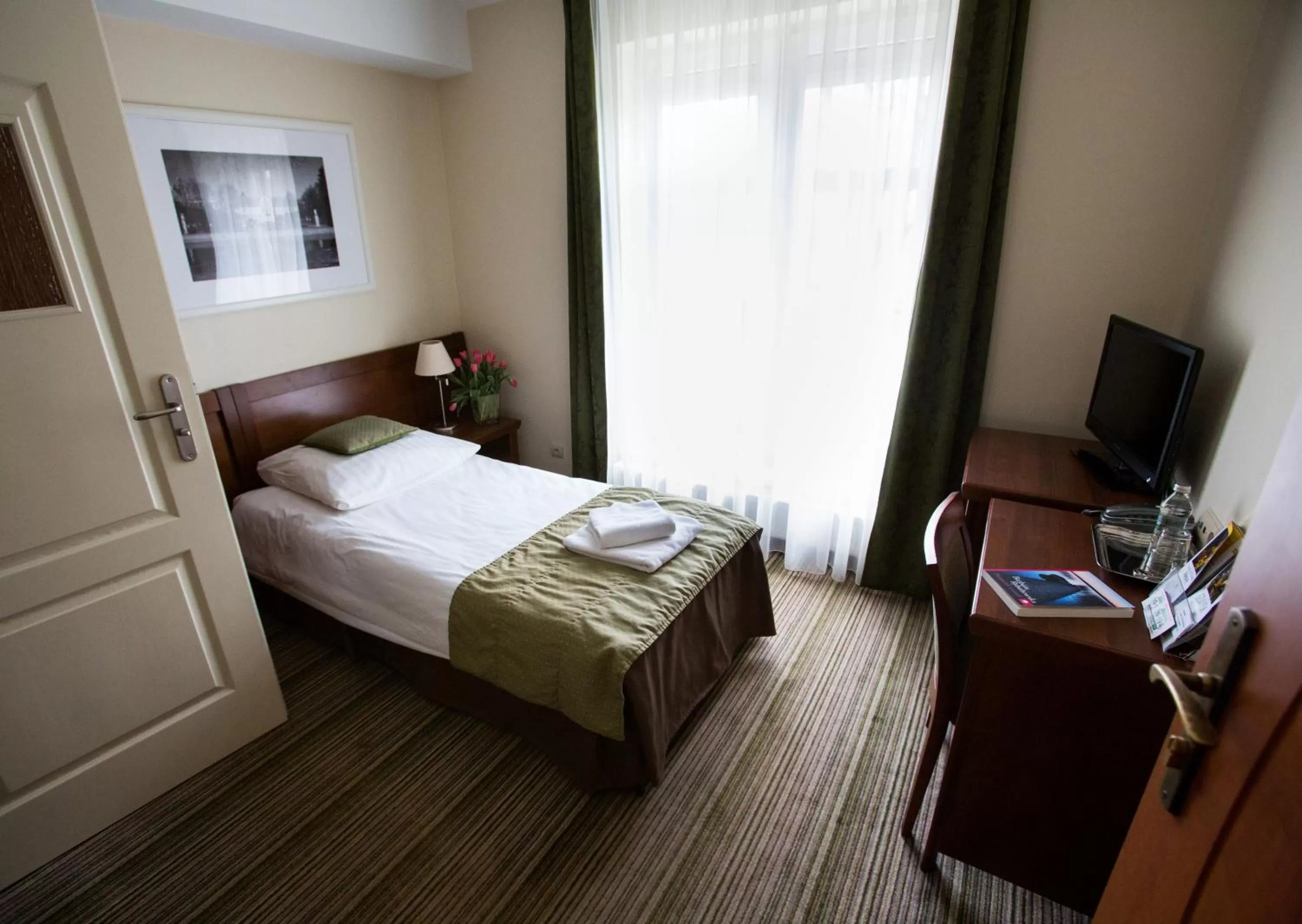 Bedroom, Bed in Villa Palladium