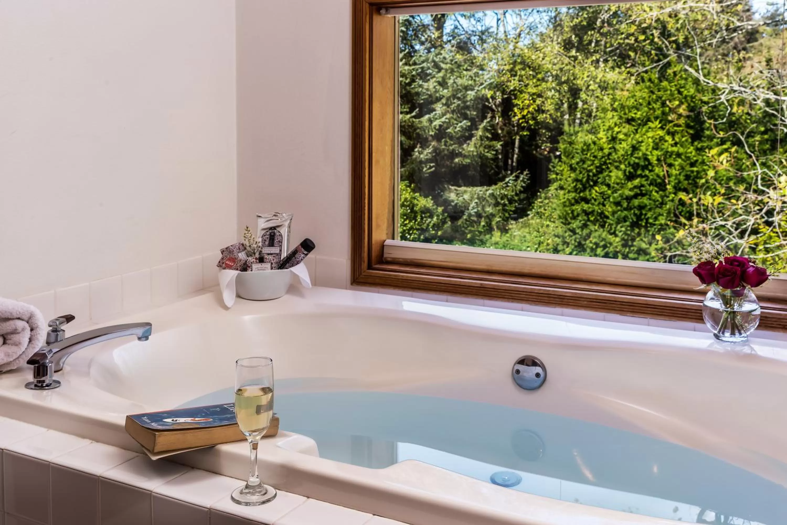 Bathroom in Arch Cape Inn and Retreat