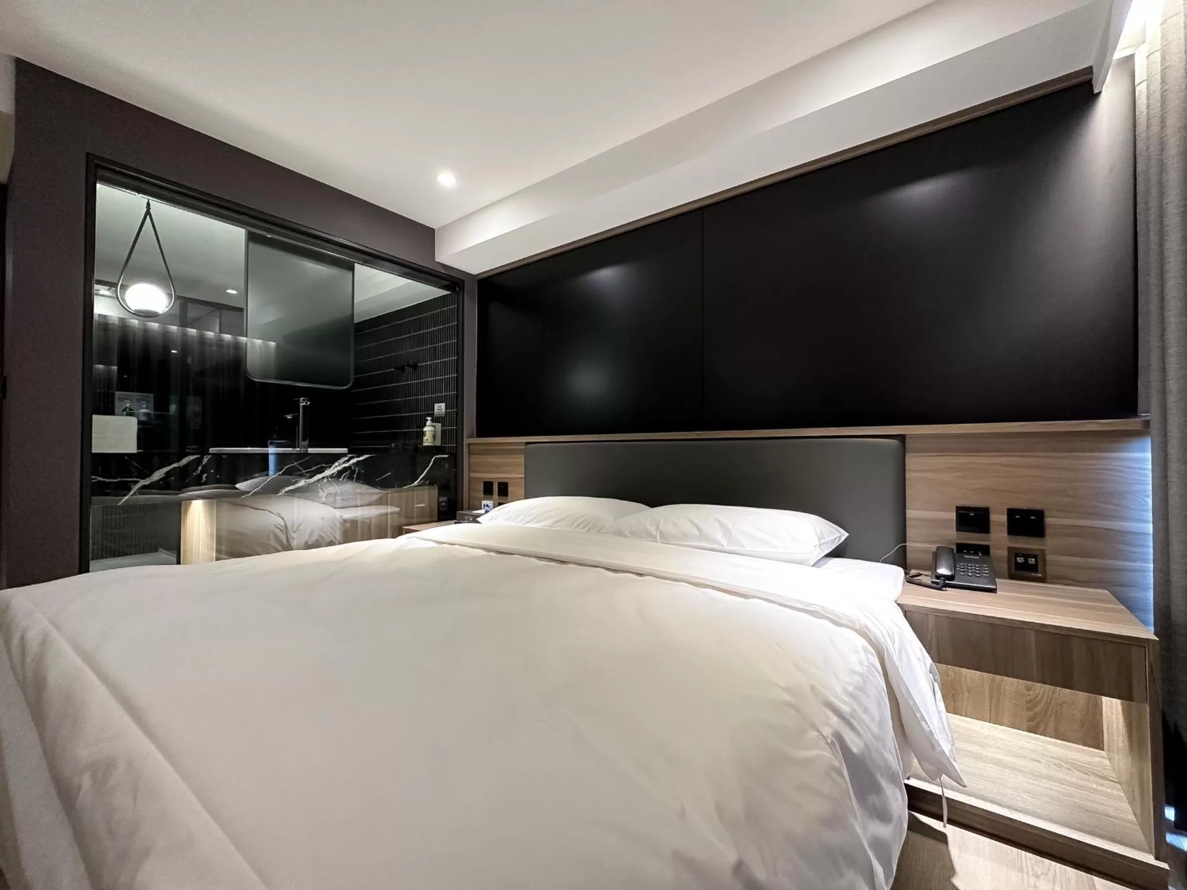 Bed in Autumn Willow Hotel