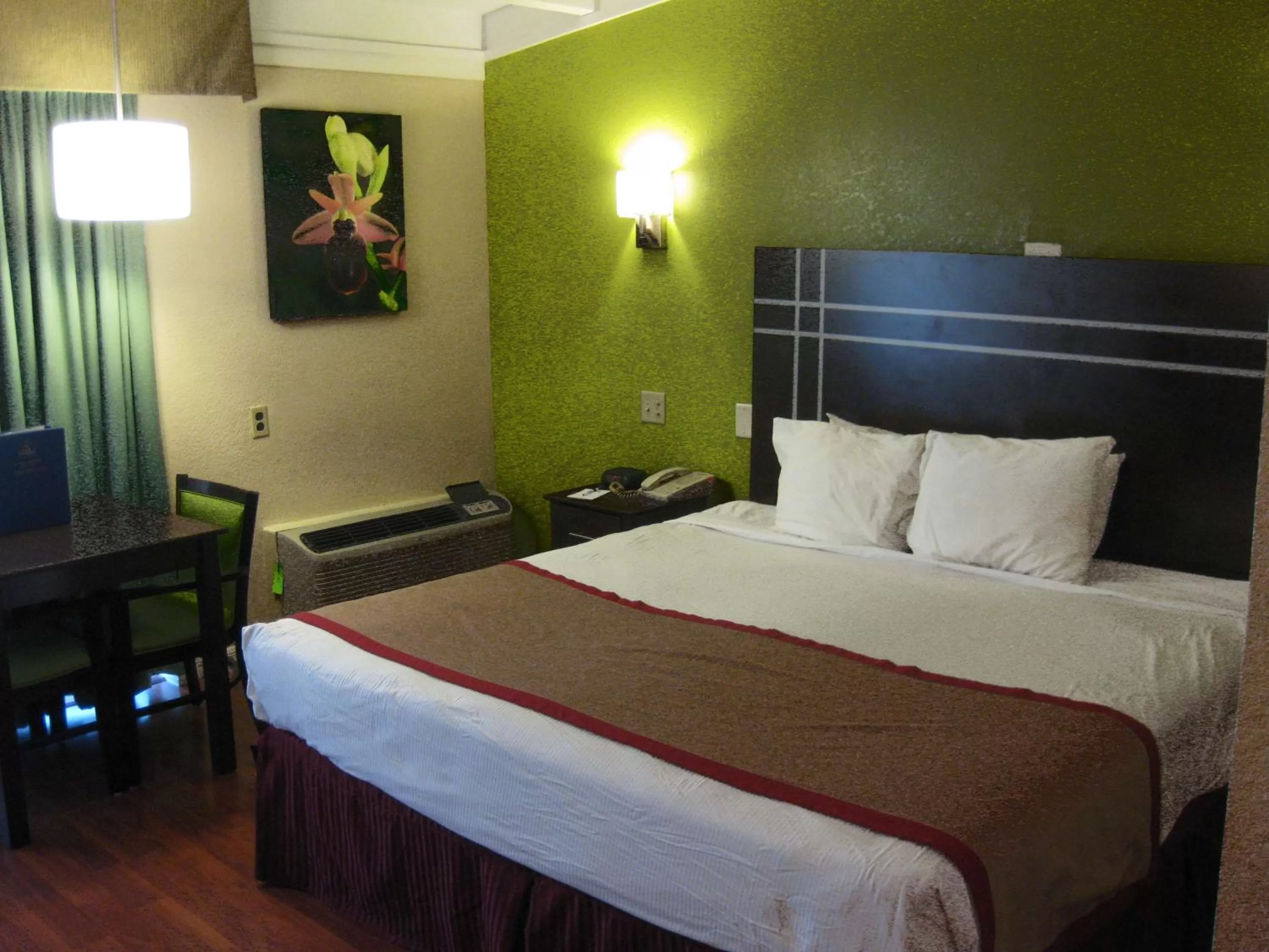 King Room - Non-Smoking in Best Western Orlando West