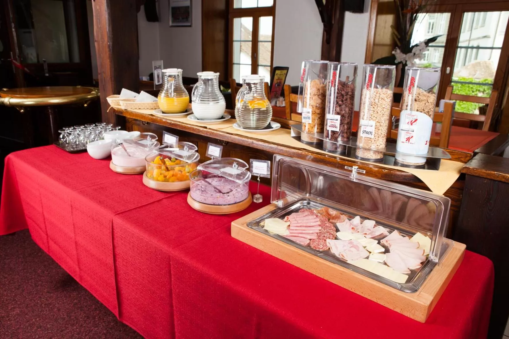 Buffet breakfast in Gasthof zum Falken