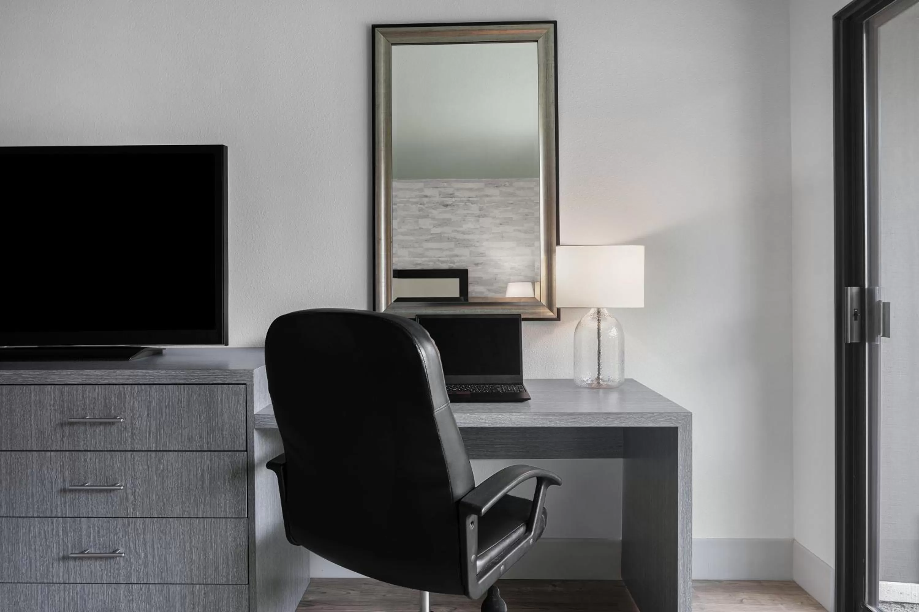 TV and multimedia in Carlsbad by the Sea Hotel