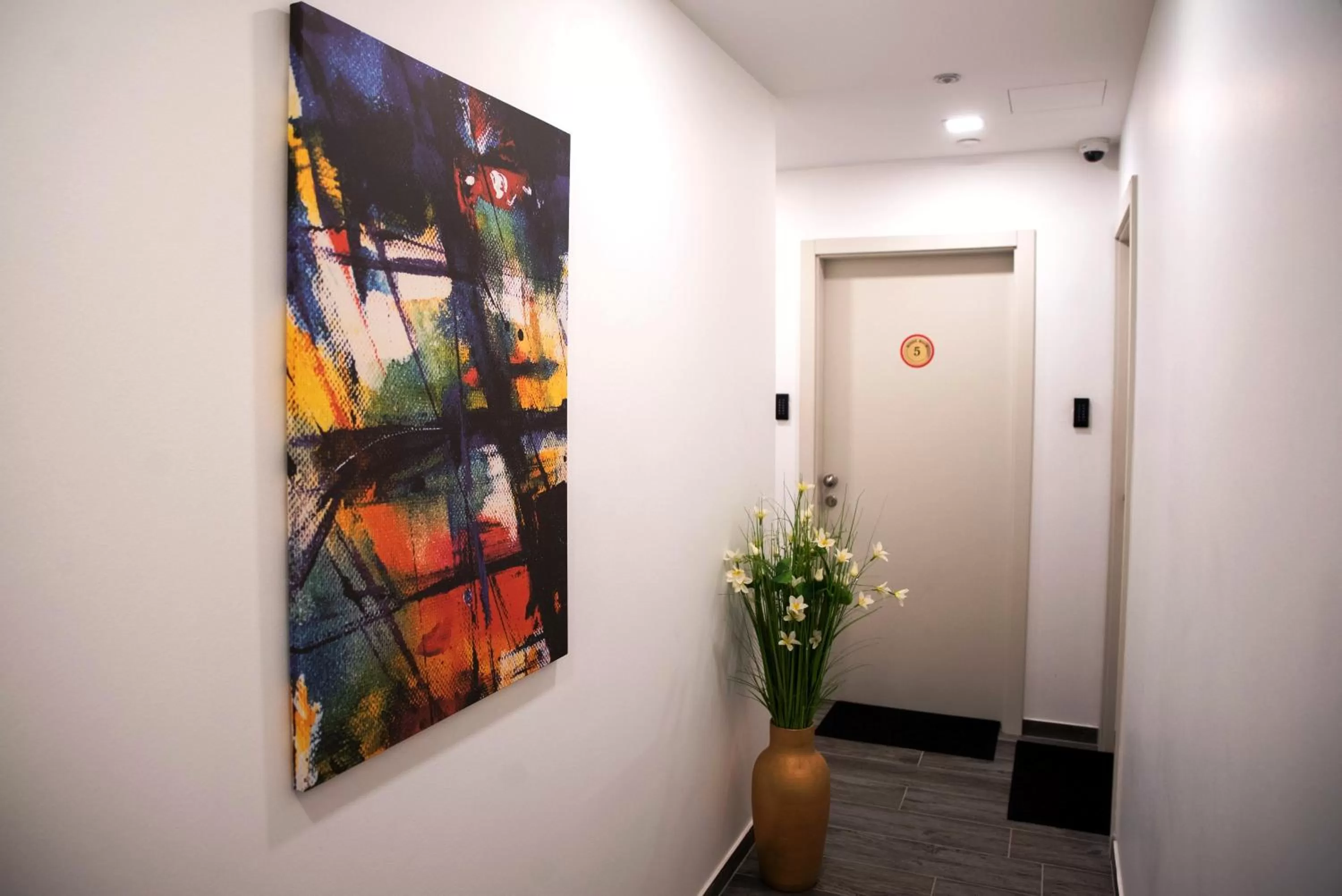 Property building in Arcobaleno Apartments & Rooms