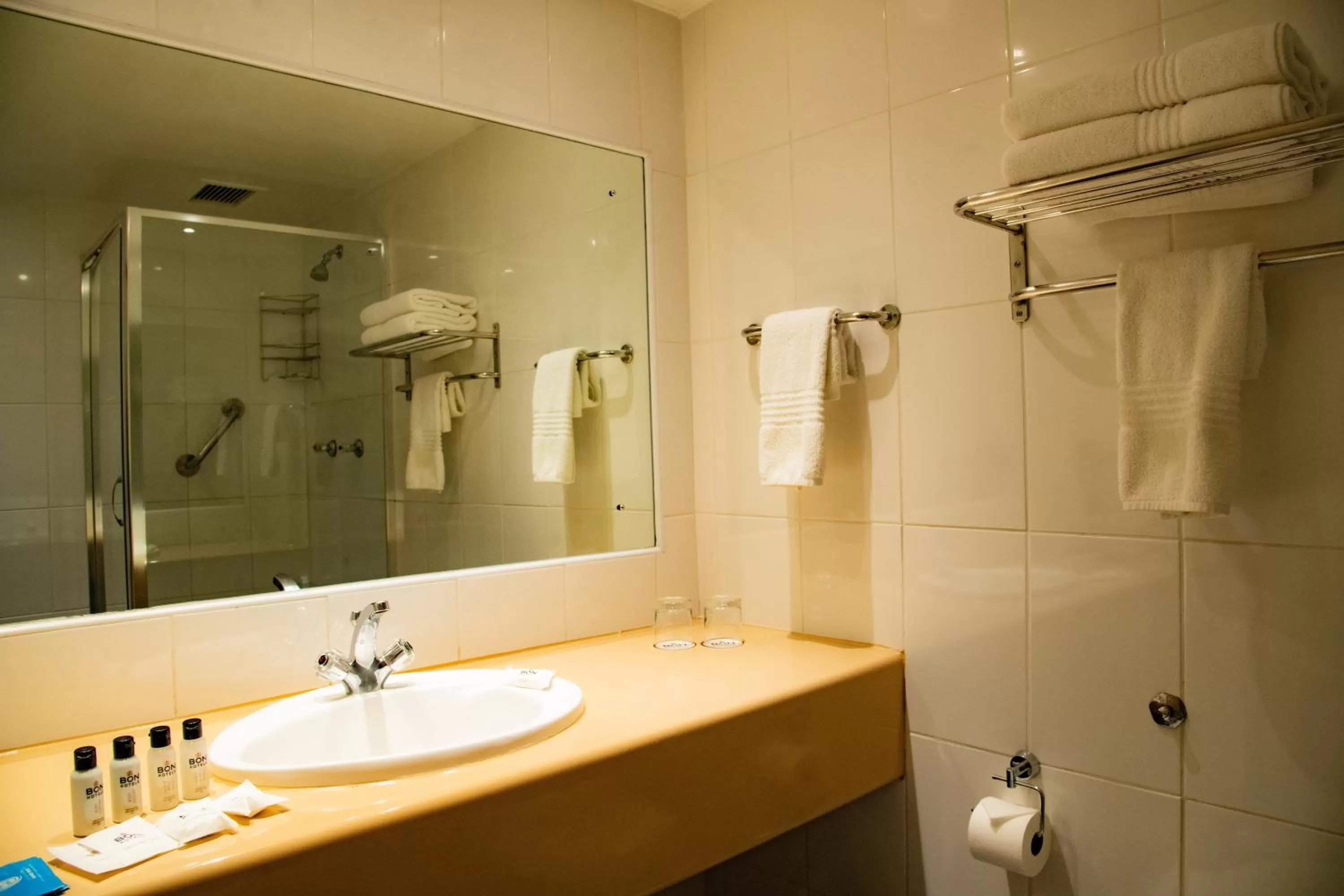 Bathroom in BON Hotel Bloemfontein Central